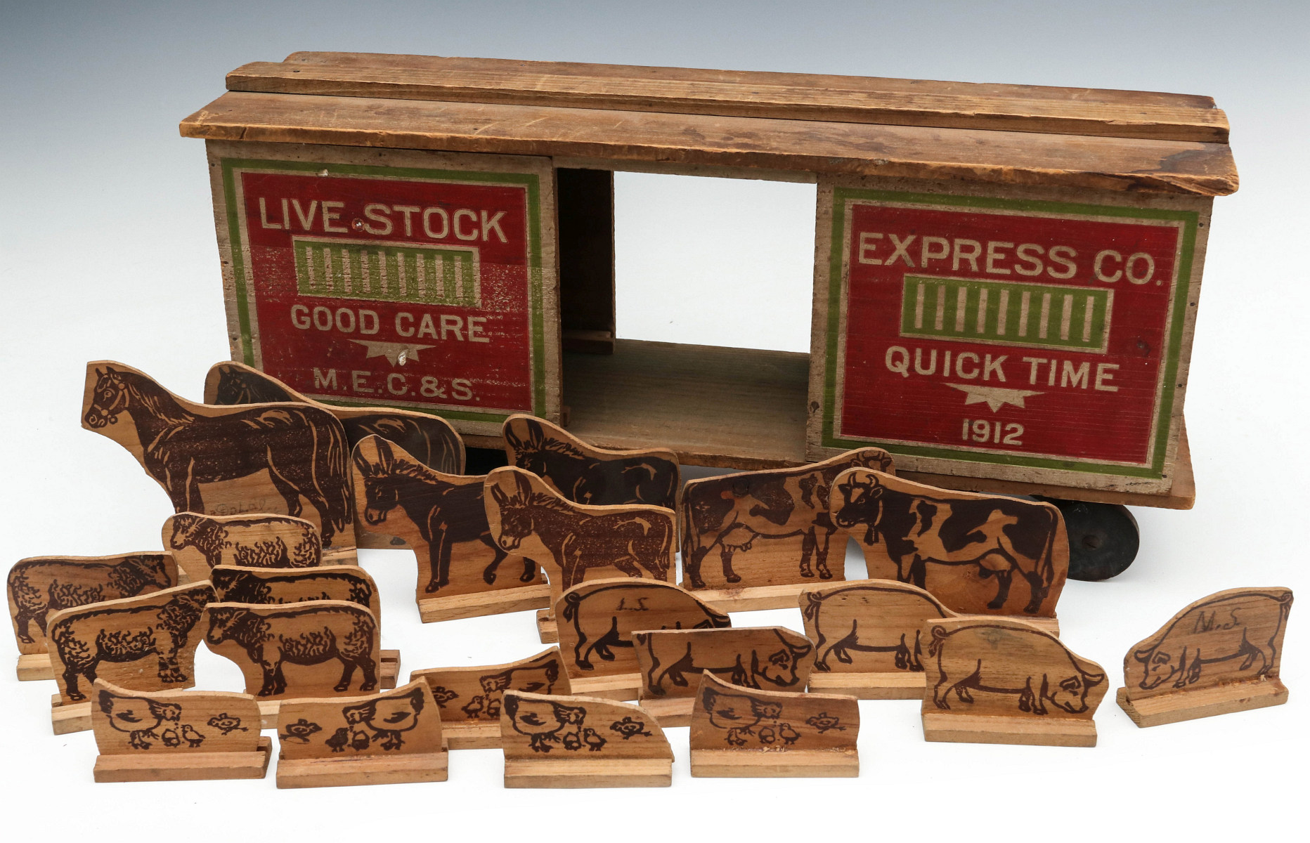 CIRCA 1912 CONVERSE TOYS WOOD RAIL CAR WITH 24 ANIMALS