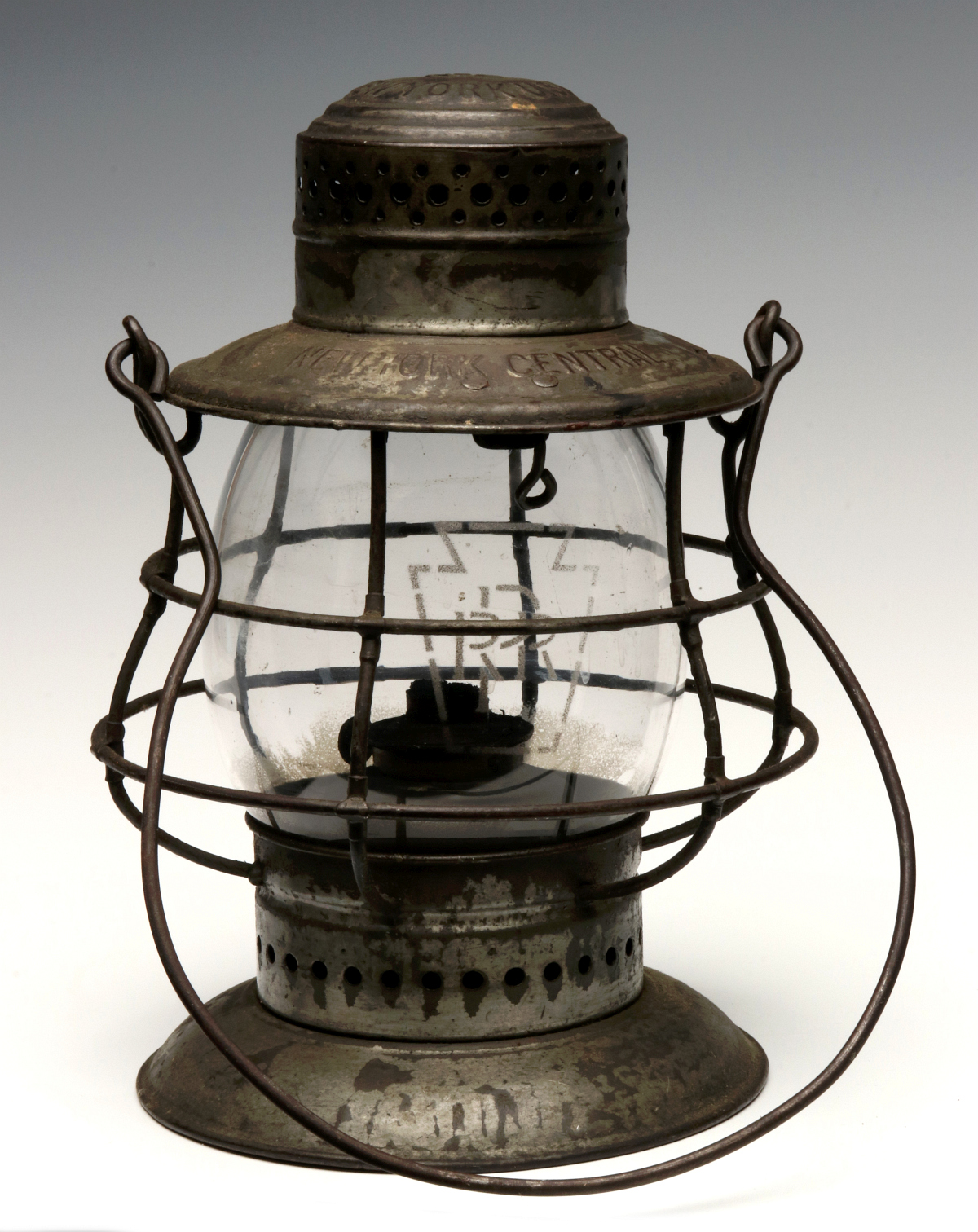 A NEW YORK CENTRAL & PRR RAILROAD DIETZ NO. 6 LANTERN