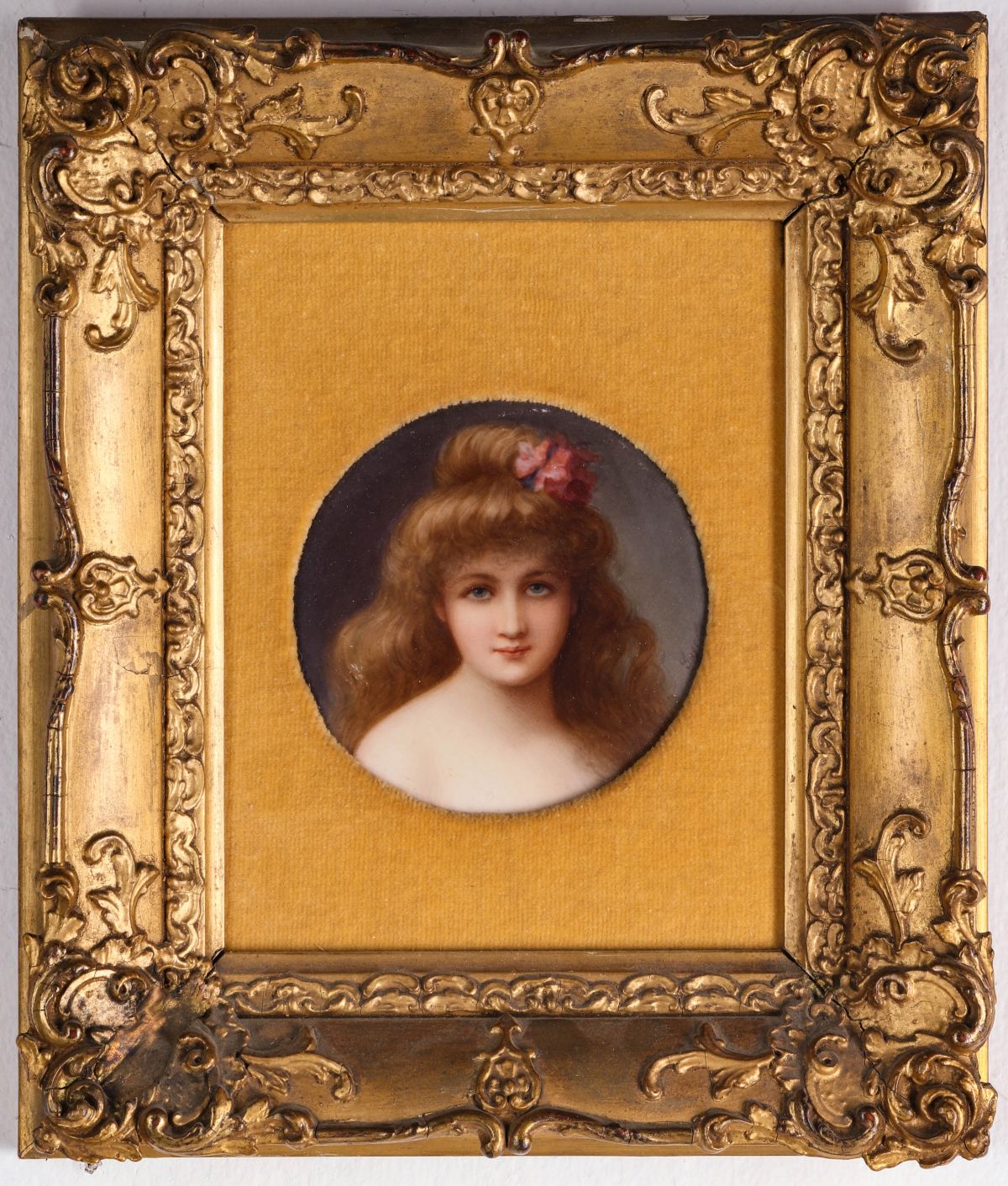 A CIRCA 1900 HAND PAINTED PORCELAIN PLAQUE