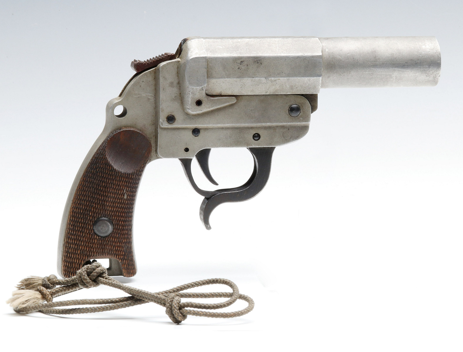 A POST WAR F.W. HEYM GERMAN FLARE PISTOL