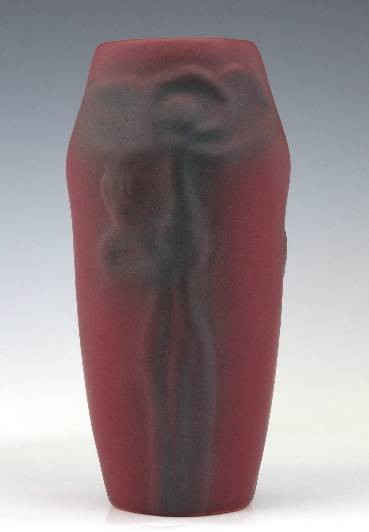 A 1930s VAN BRIGGLE MULBERRY GLAZE ART POTTERY VASE