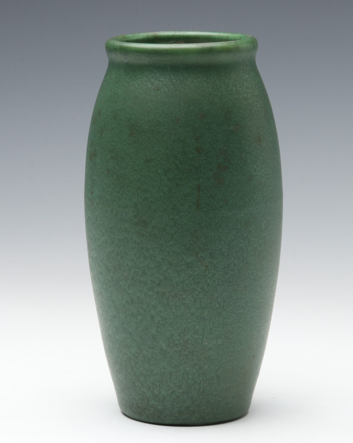 A ROOKWOOD ART POTTERY DEAD MATTE GREEN VASE 1906