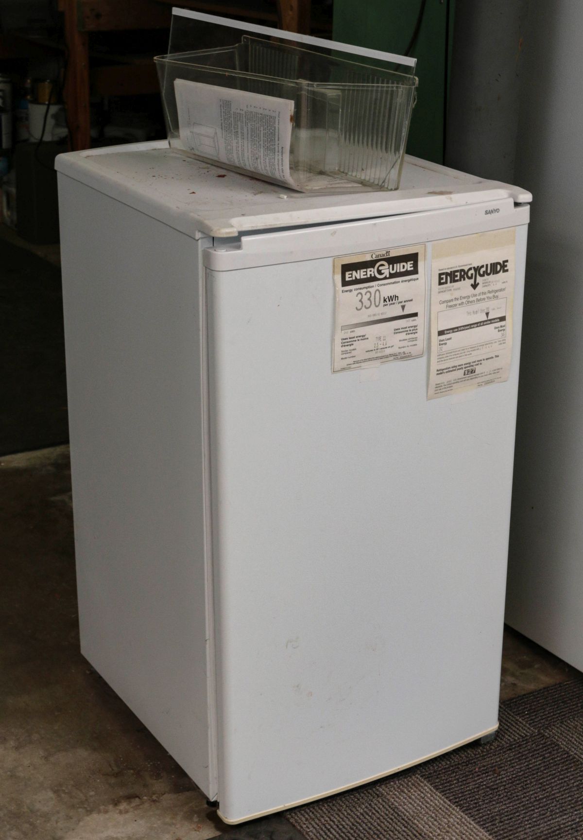 SMALL 4.4 CuFt. REFRIGERATOR