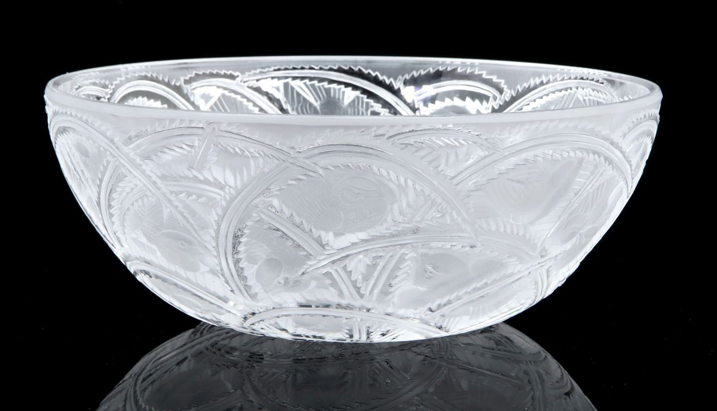 A LALIQUE  CRYSTAL 'PINSON' BOWL WITH BIRDS