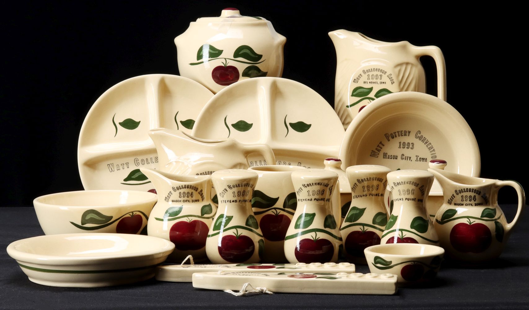 A COLLECTION OF 1990s WATT POTTERY CONVENTION PIECES