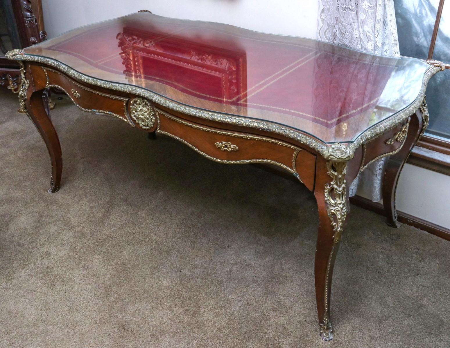 A LATE 20TH CENTURY LOUIS XV STYLE BUREAU PLAT