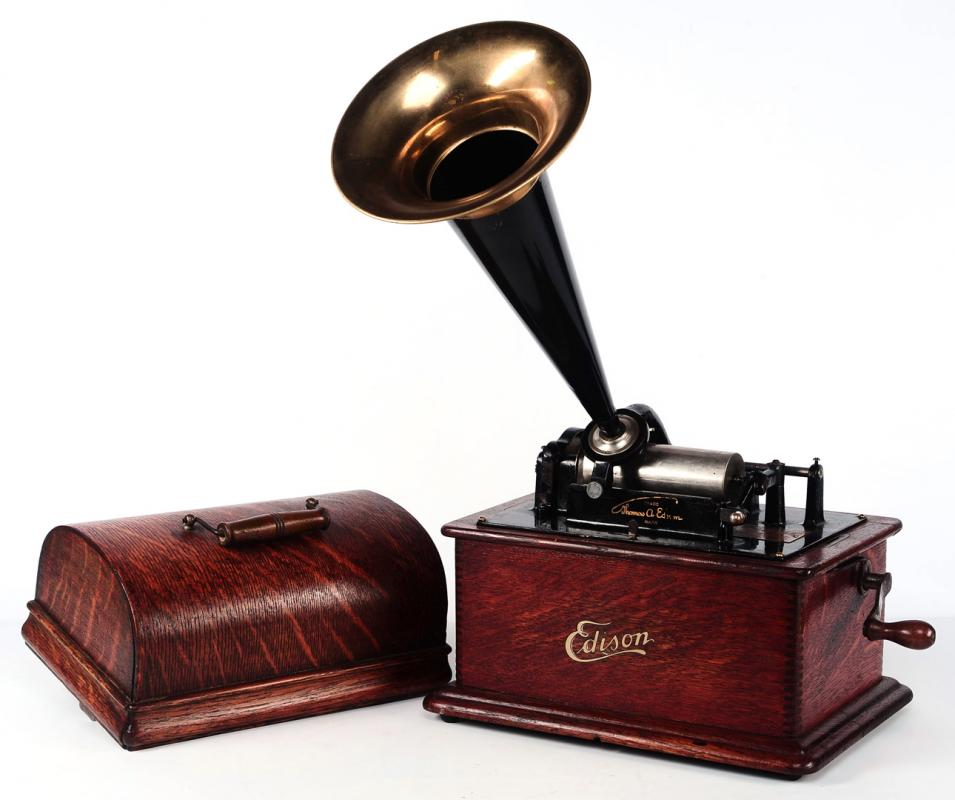 AN EDISON 'STANDARD' CYLINDER PHONOGRAPH 