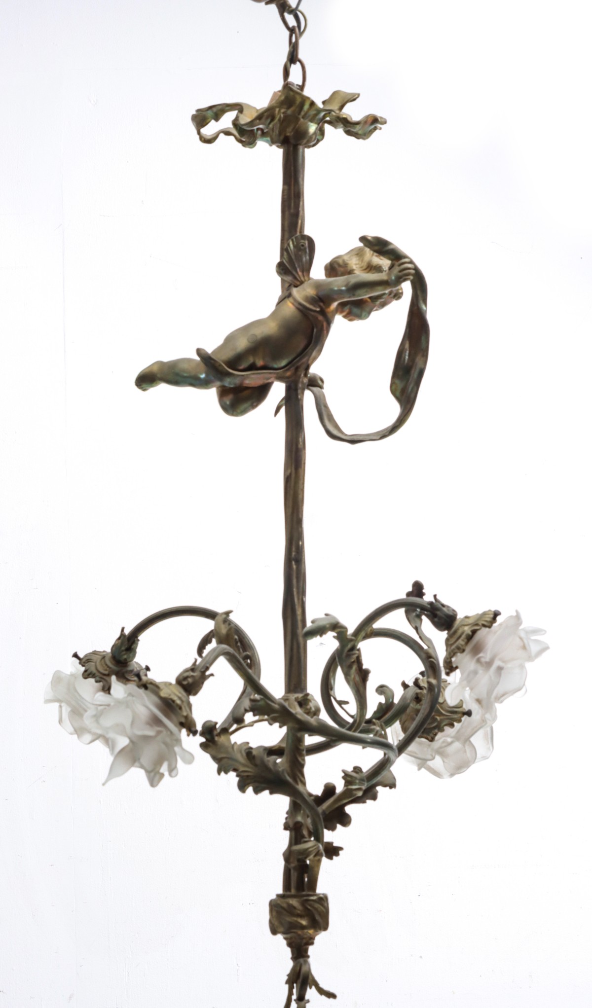 A CIRCA 1900 CONTINENTAL CHANDELIER WITH FIGURAL CHERUB
