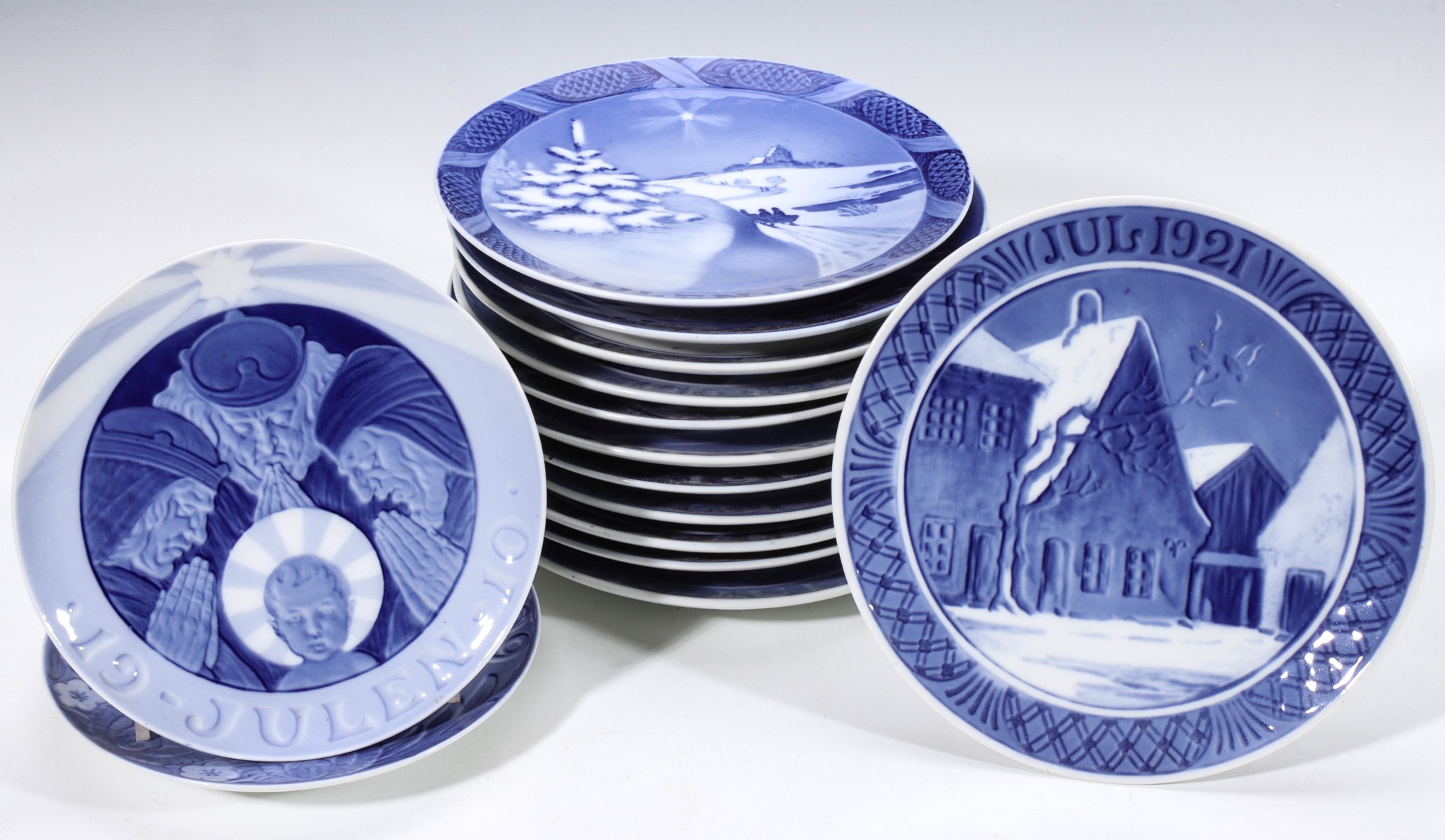 EARLY ROYAL COPENHAGEN CHRISTMAS PLATES BEGINNING 1910
