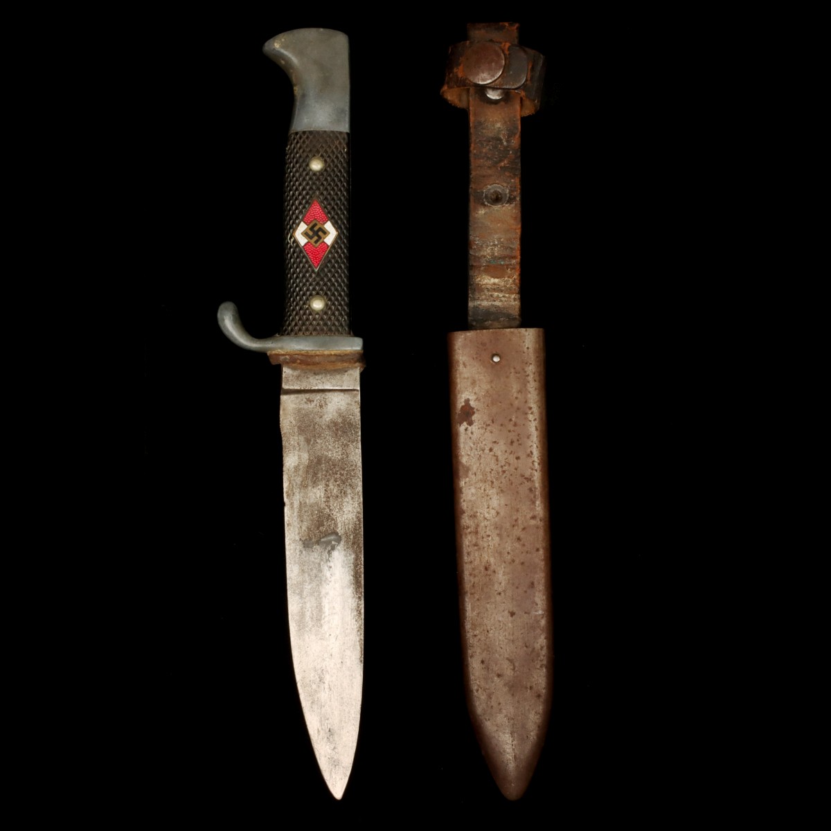 GERMAN WWII DAGGER WITH METAL SCABBARD CIRCA 1939