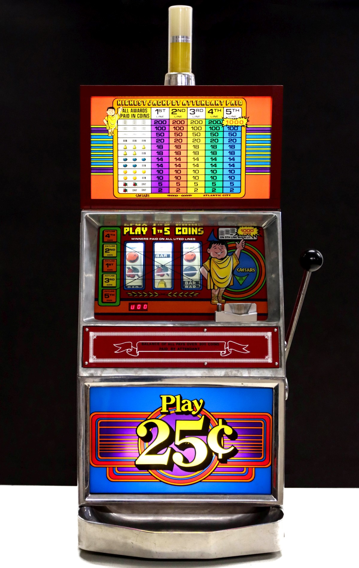 A CAESARS 25 CENT ELECTRONIC SLOT MACHINE