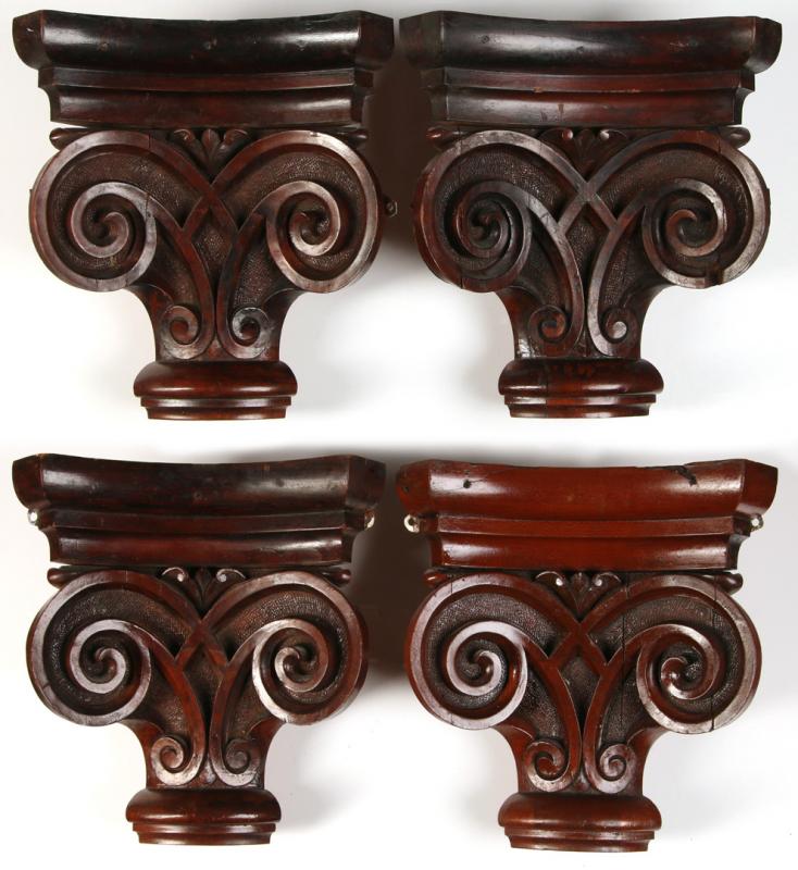 FOUR VICTORIAN CARVED MAHOGANY CORNER CORAMANDRELS 