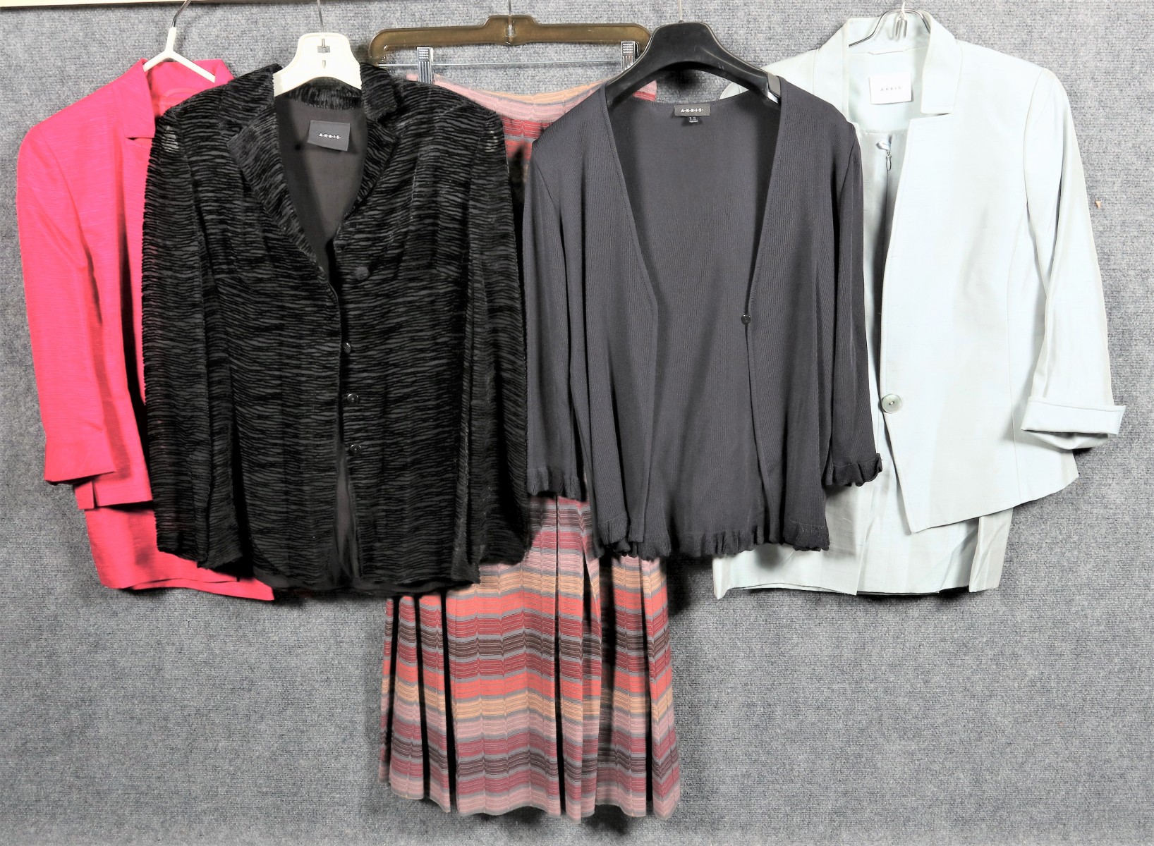 MISSONI, AKRIS DESIGNER CLOTHING