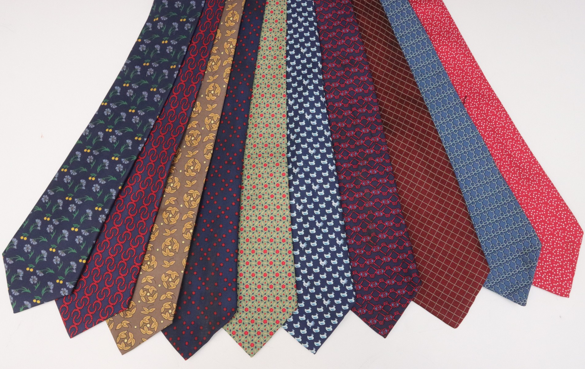 A COLLECTION OF HERMES MEN'S SILK TIES