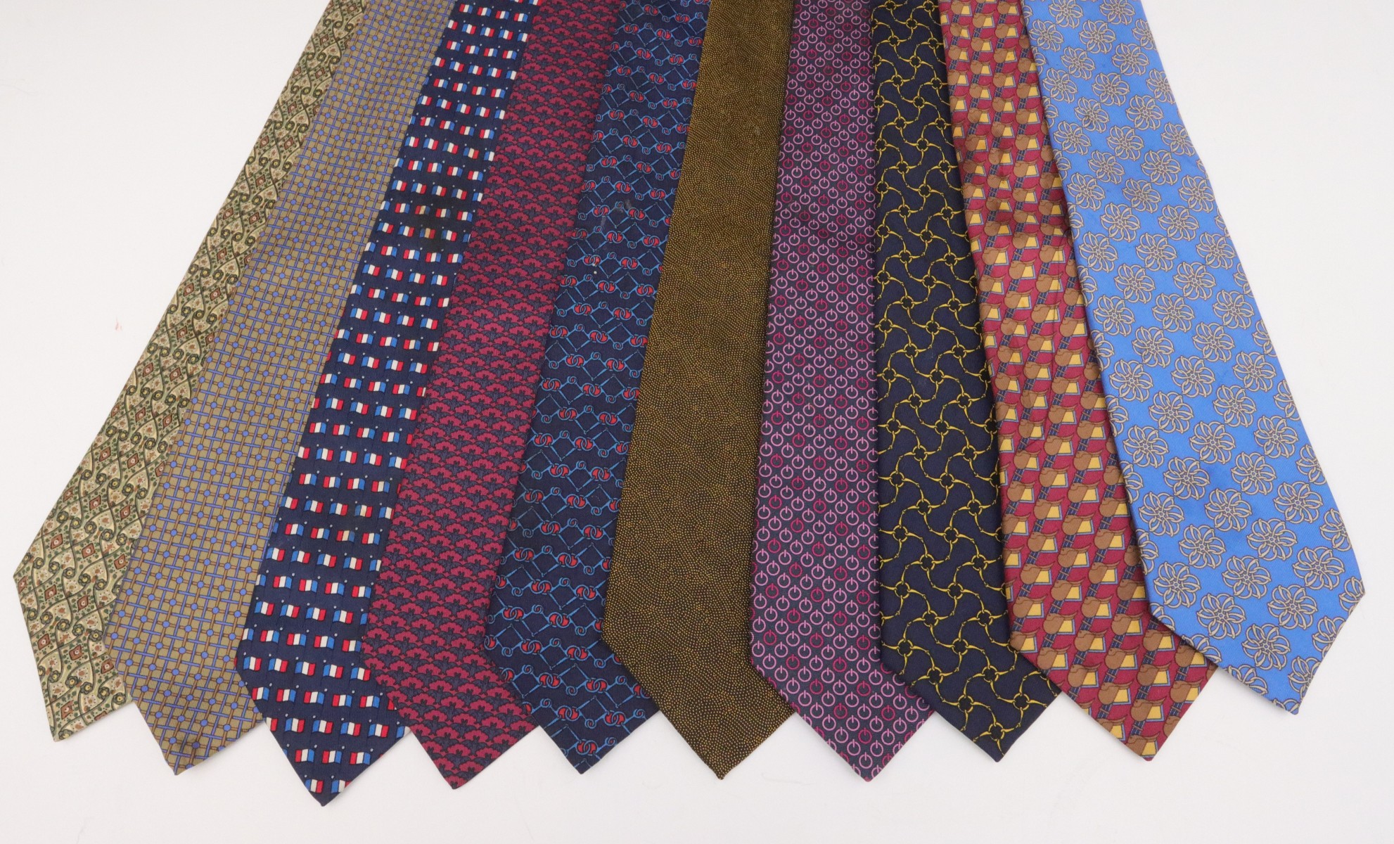 A COLLECTION OF HERMES MEN'S SILK TIES