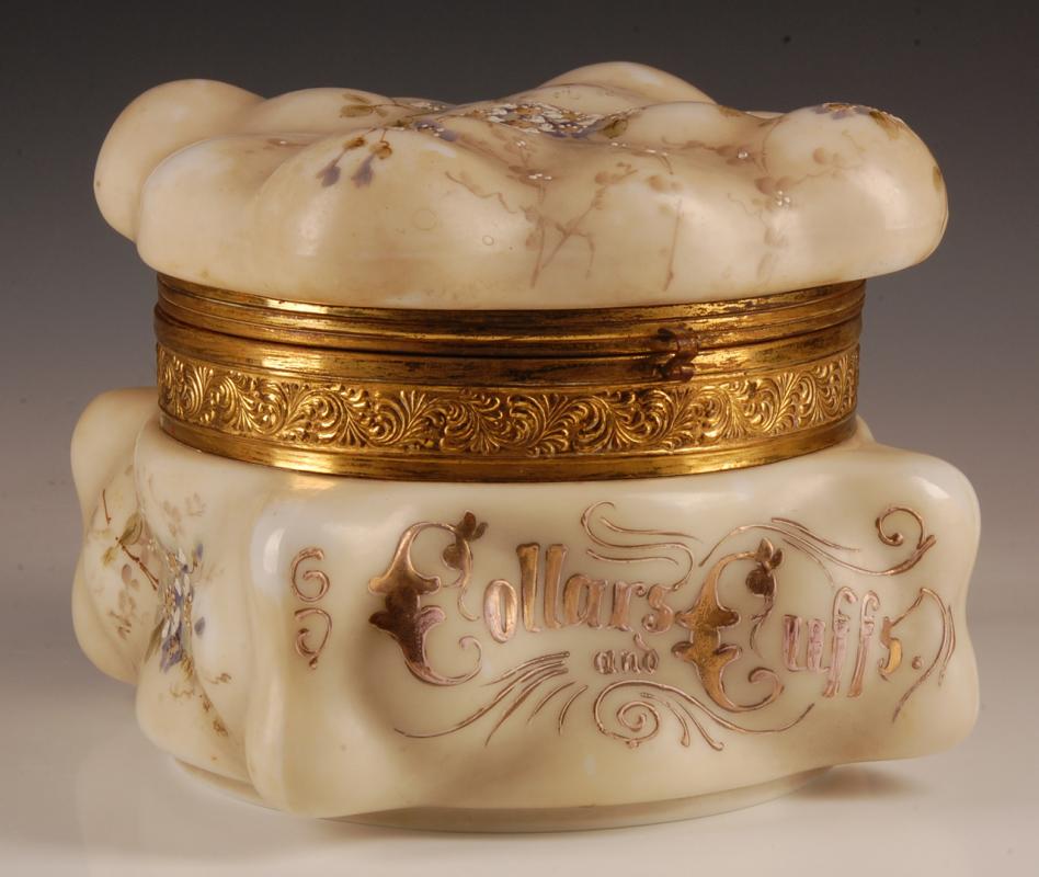 A LARGE WAVECREST 'COLLARS AND CUFFS' BOX