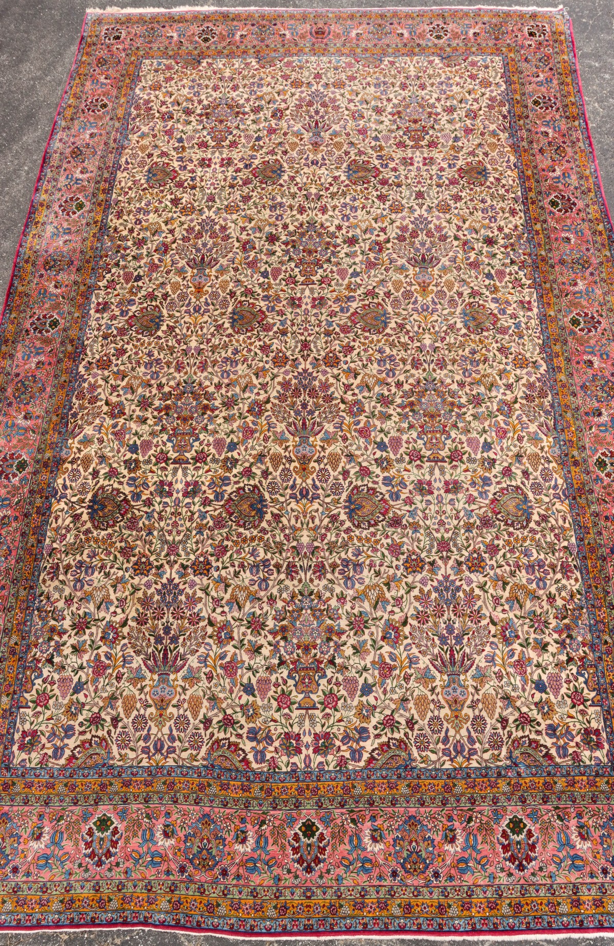 A PALACE SIZE KERMAN RAVAR PERSIAN CARPET C. 1910