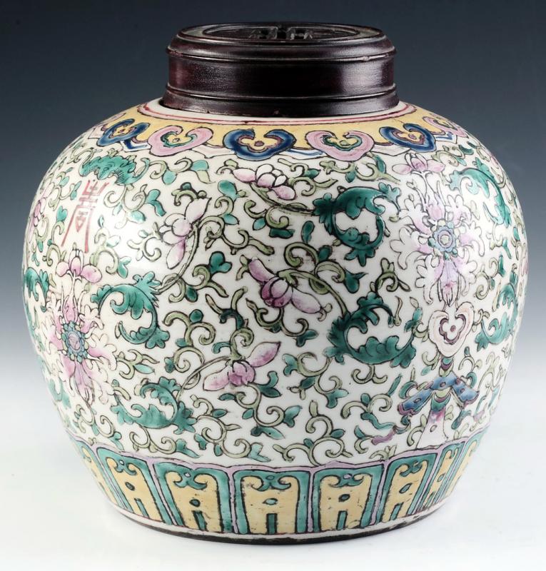A 19TH C. CHINESE GINGER JAR w ROSEWOOD COVER