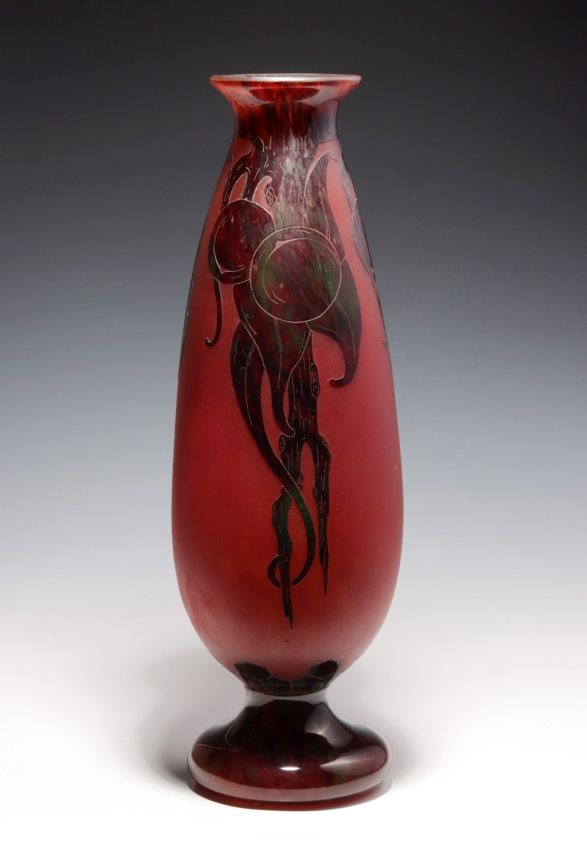 A 21-INCH CAMEO GLASS VASE SIGNED LA VERRE FRANCAIS