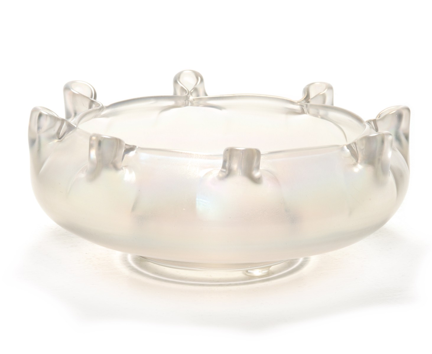 A STEUBEN VERRE DE SOIE BOWL WITH EIGHT PLEATS
