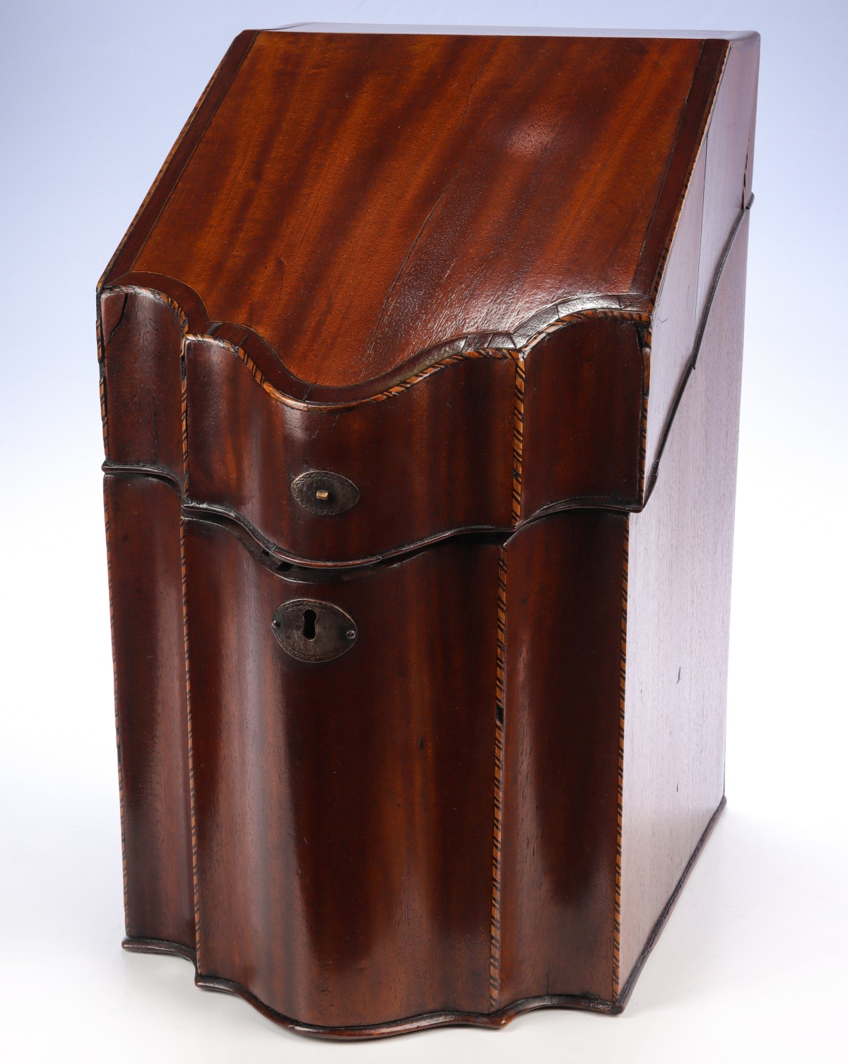 AN 18TH C. MAHOGANY HEPPLEWHITE KNIFE BOX