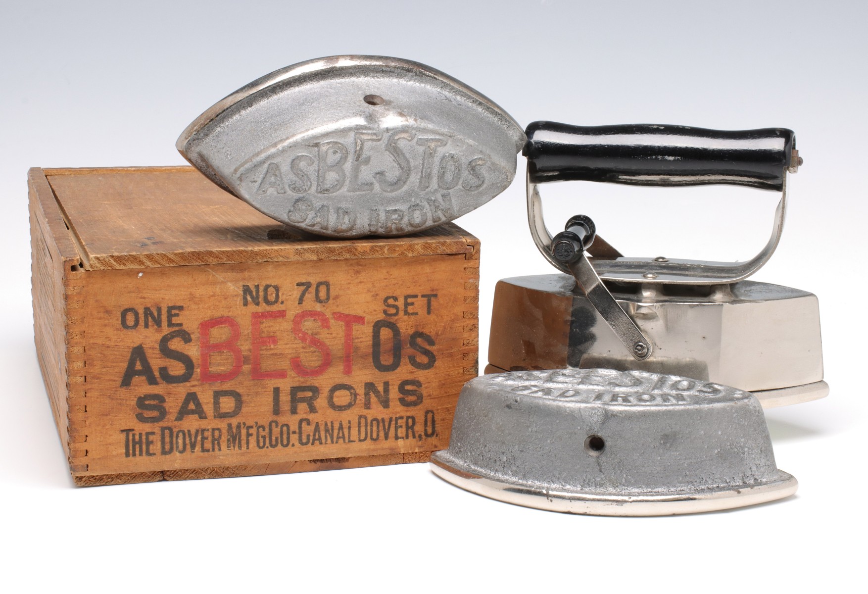 DOVER MFG. CO. ASBESTOS SAD IRON W/CRATE, CA 1900