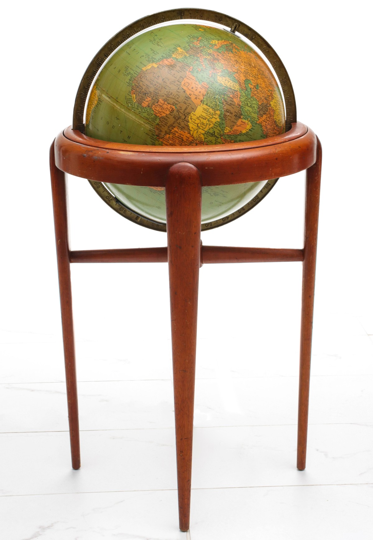 A MODERN DESIGN FLOOR STANDING ILLUMINATED WORLD GLOBE