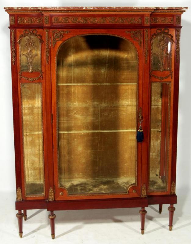 A GOOD QUALITY 19TH CENTURY LOUIS XVI STYLE VITRINE