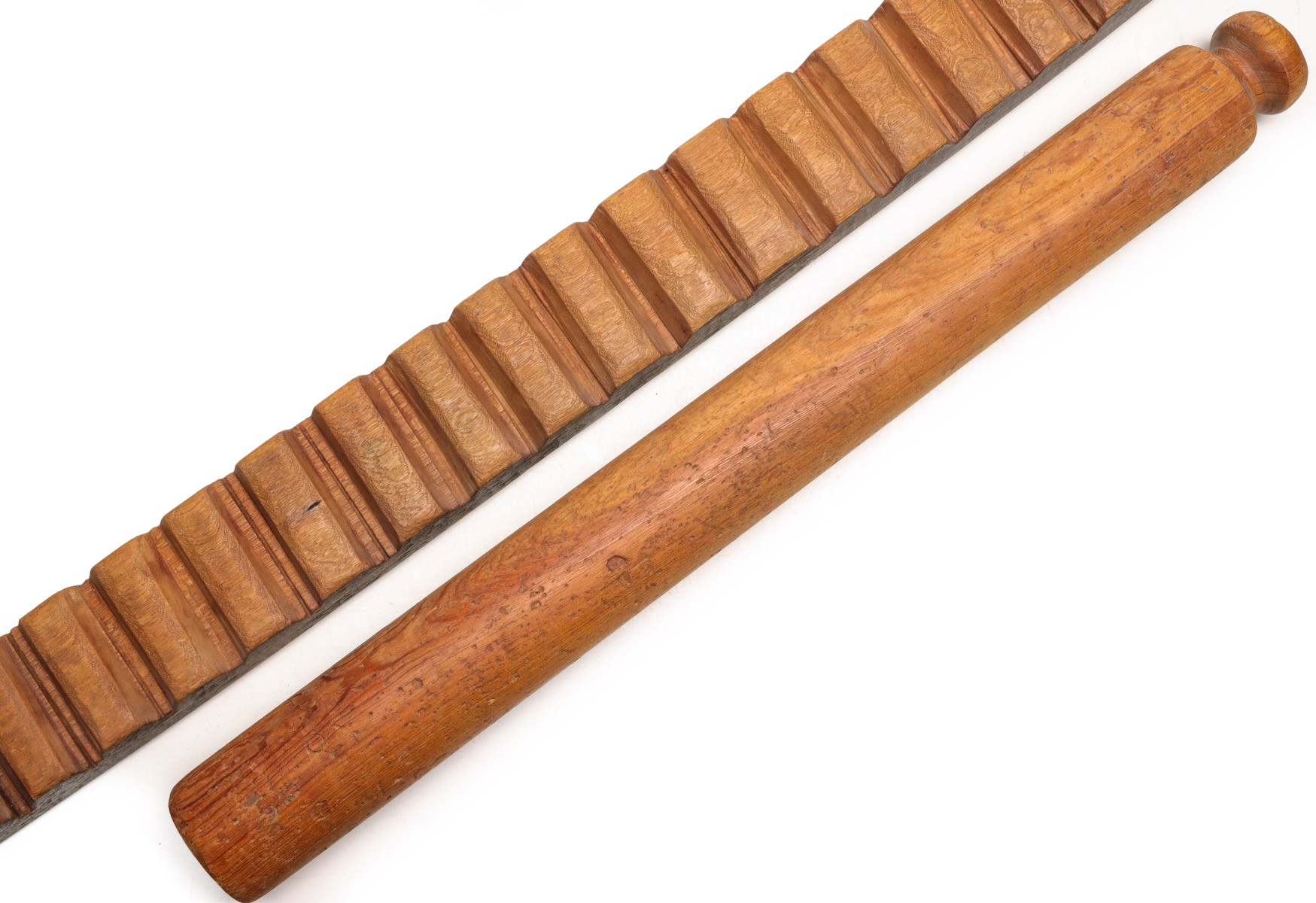 ANTIQUE CARVED WOOD MANGLE BOARD AND ROLLER