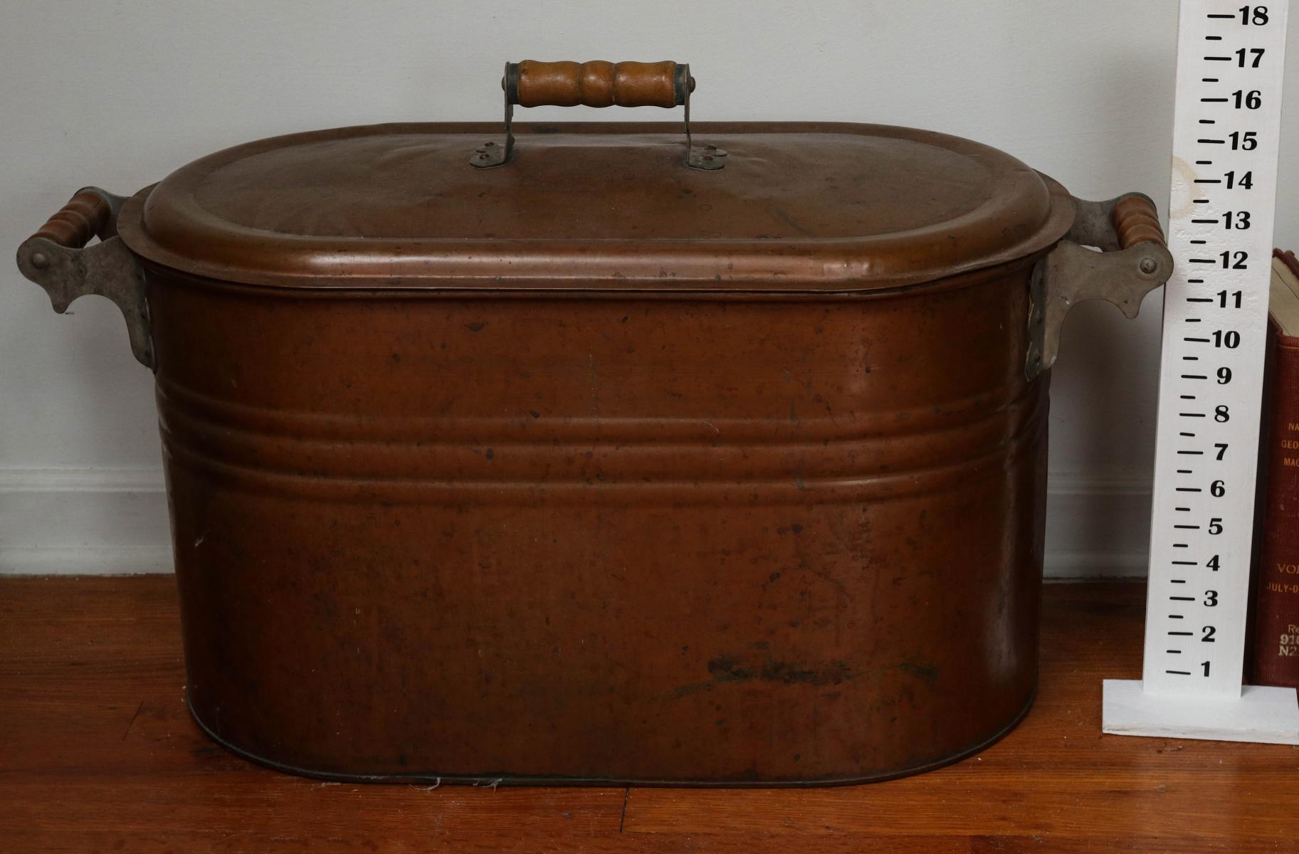 A 19TH C. AMERICAN COPPER BOILER WITH COPPER COVER