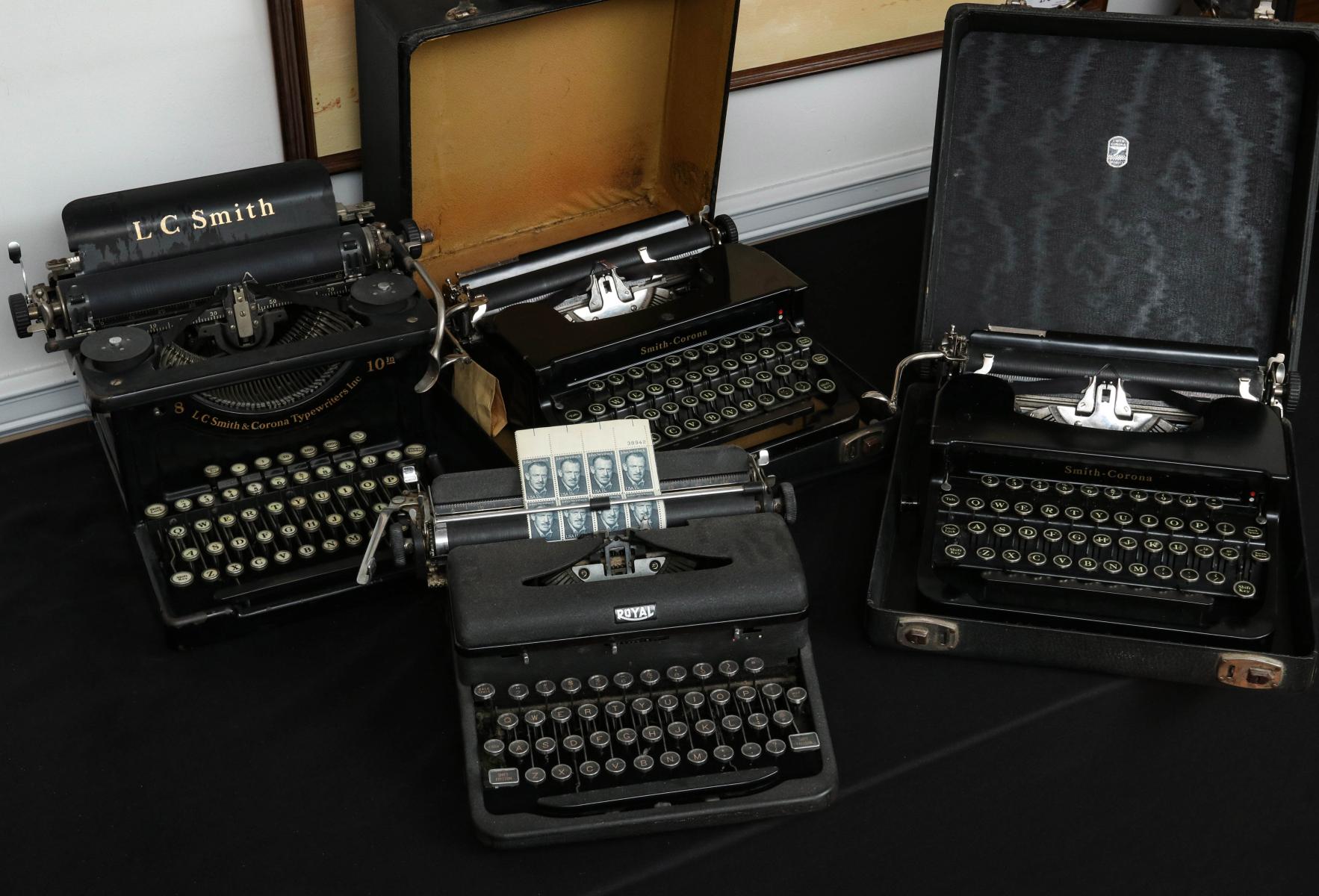 FOUR VINTAGE MANUAL TYPEWRITERS