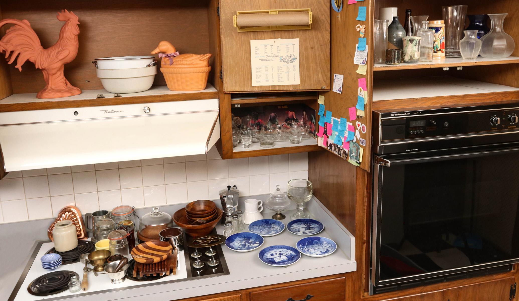 KITCHEN MISCELLANY AND COLLECTORS PLATES