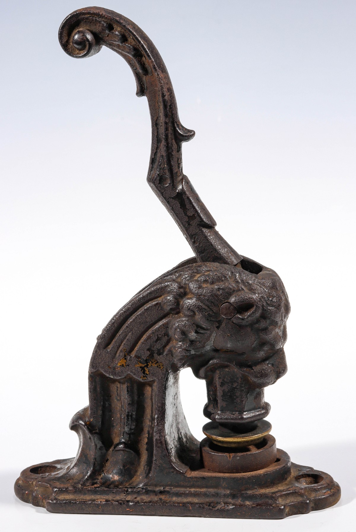 A LARGE FIGURAL LION HEAD IRON SEAL C. 1890