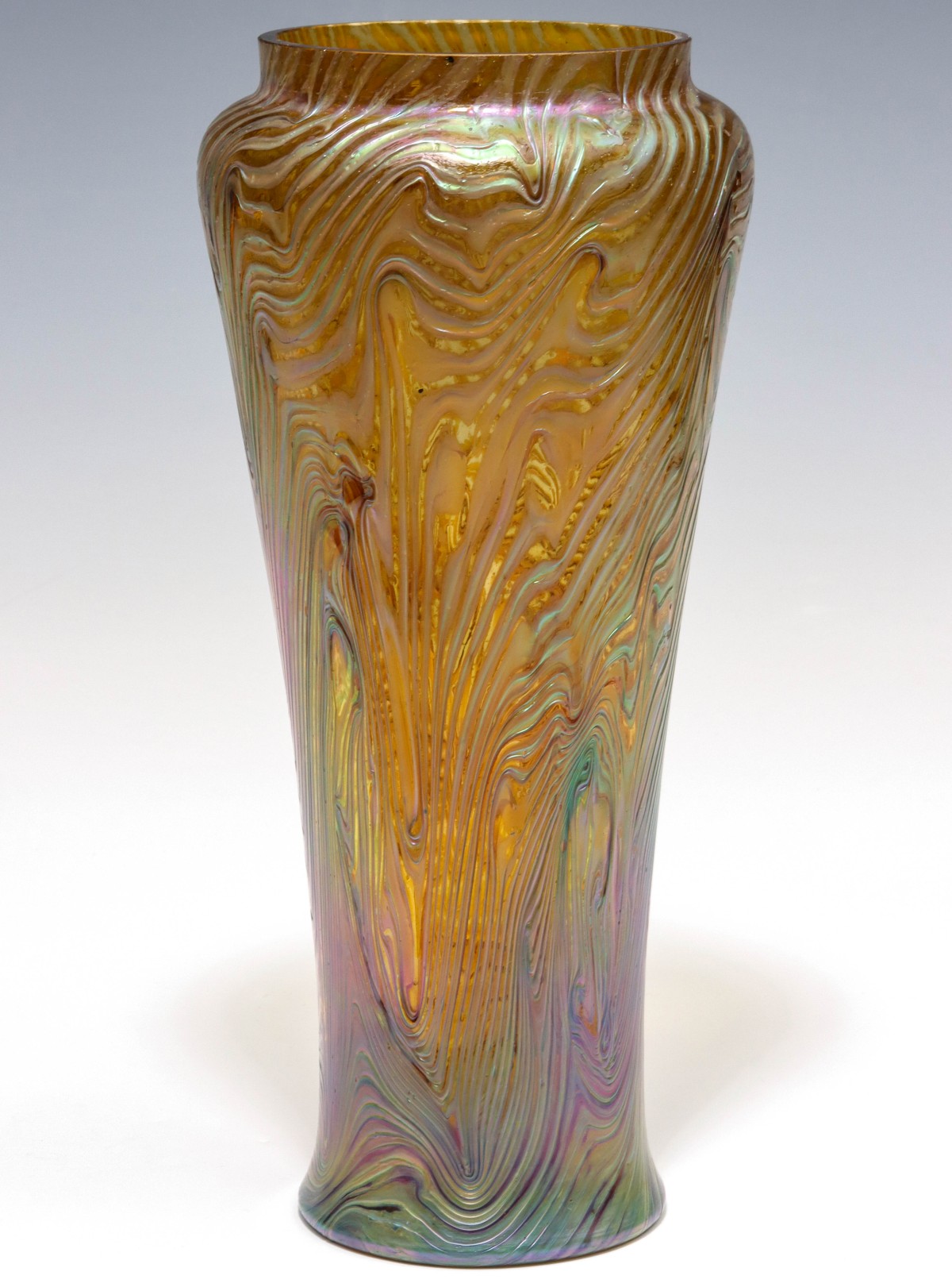 A CIRCA 1900 AUSTRIAN ART GLASS VASE ATTR RINDSKOPF