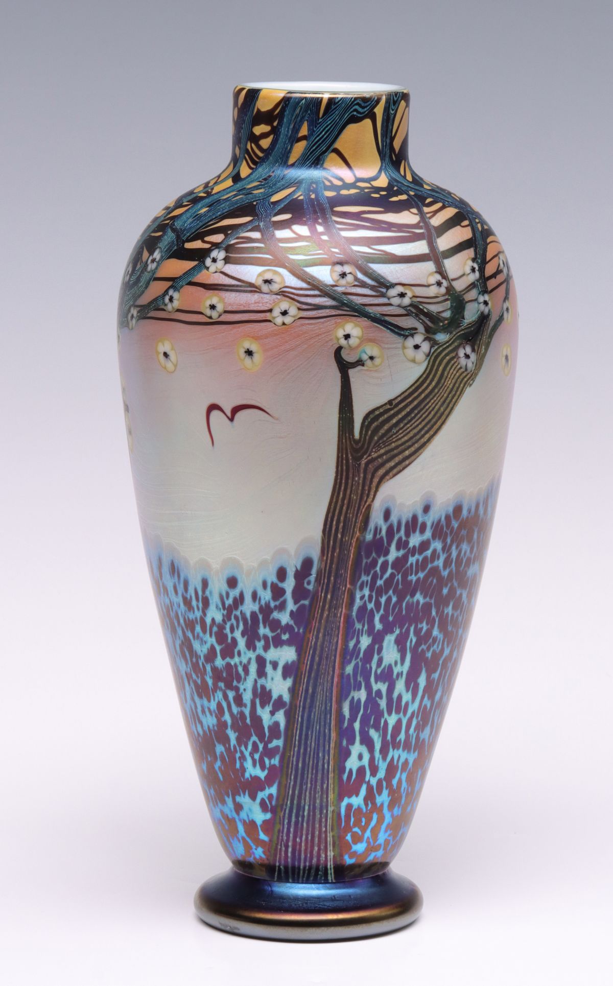 RICHARD GIBBONS SATAVA STUDIOS ART GLASS VASE