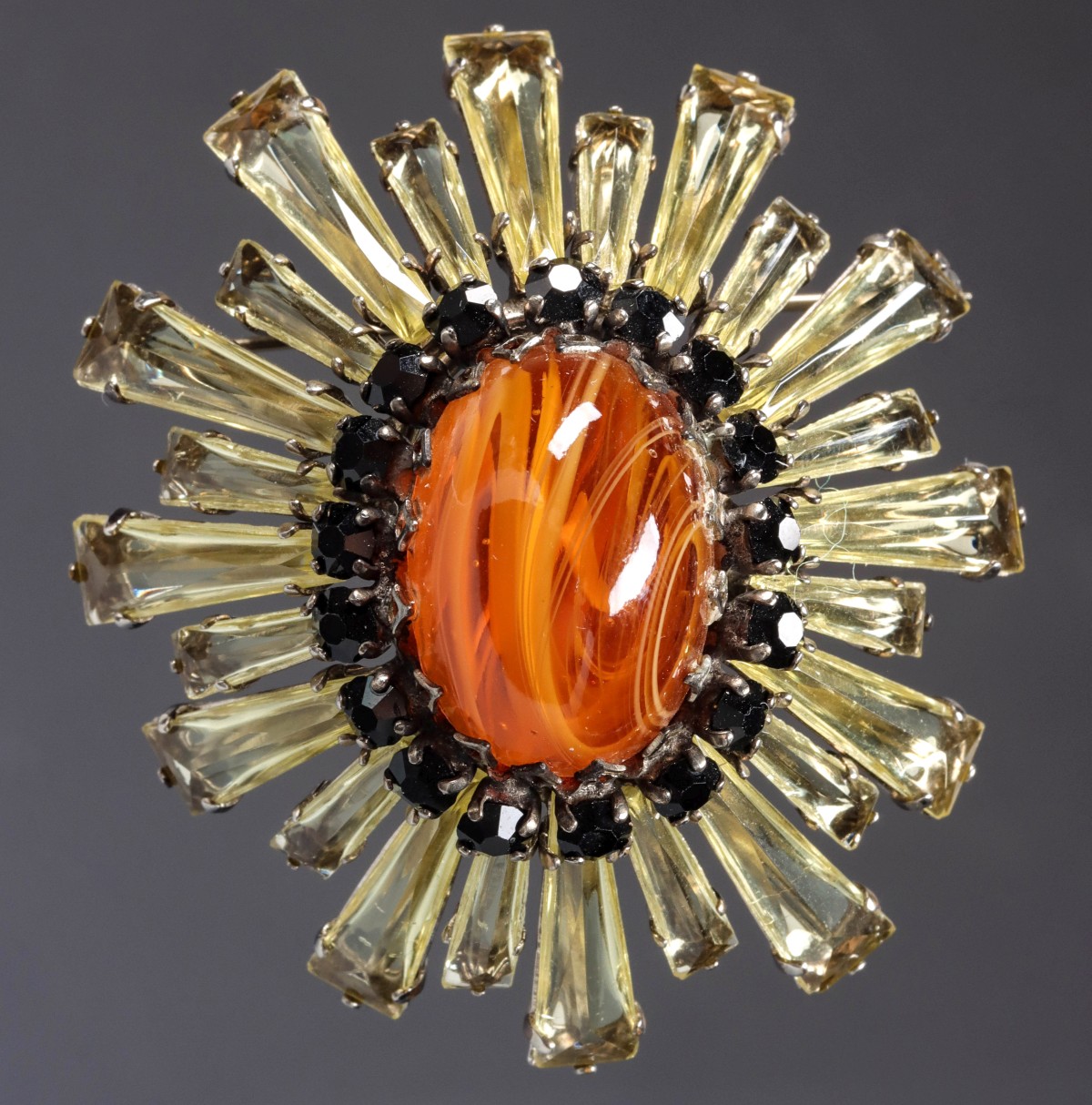 A LARGE COSTUME JEWELRY BROOCH VERIFIED AS SCHREINER