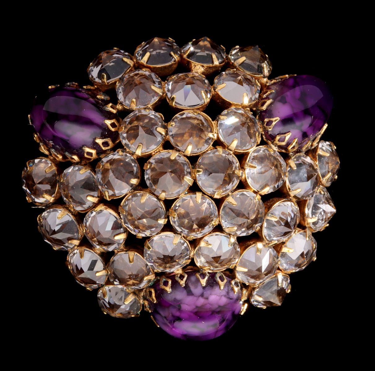 A VINTAGE HIGH DOME COSTUME BROOCH SIGNED SCHREINER