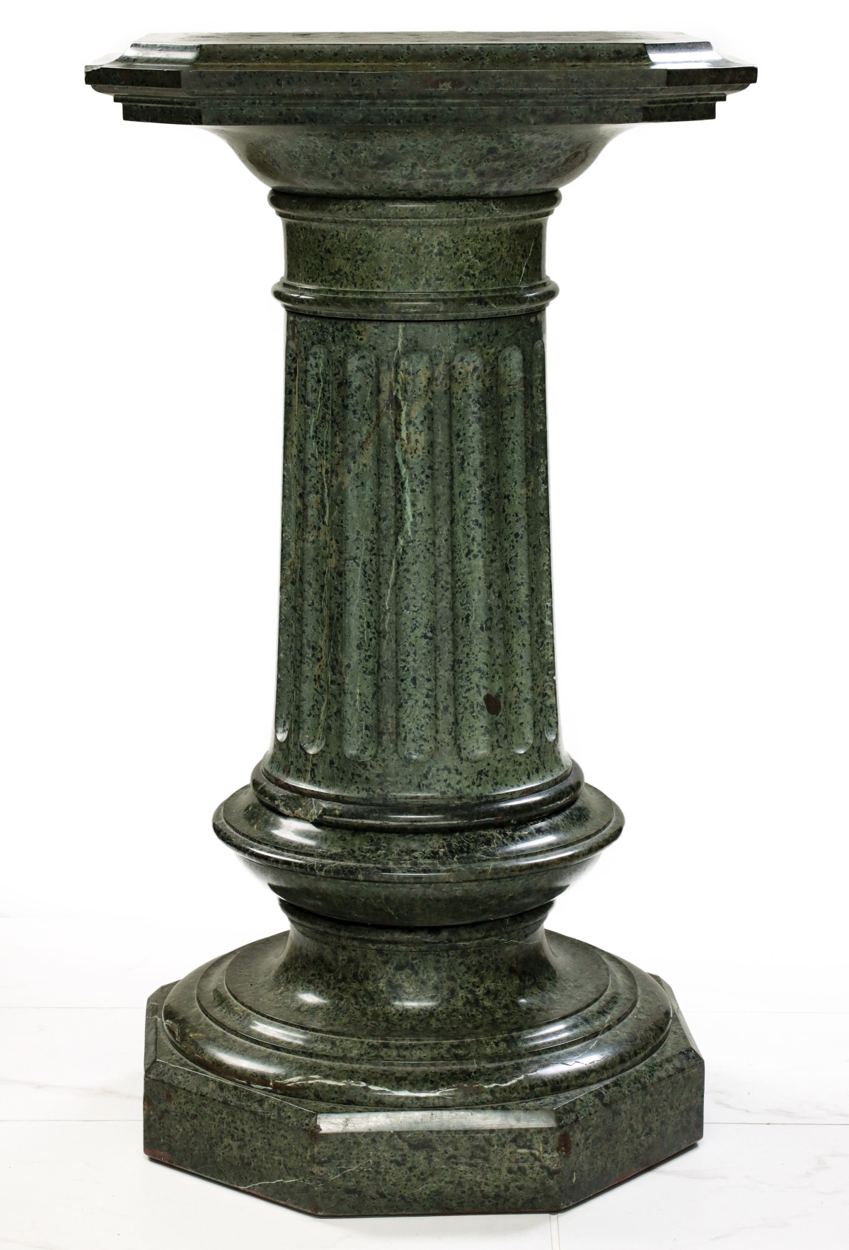 A MASSIVE GREEN MARBLE COLUMNAR PEDESTAL CIRCA 1900