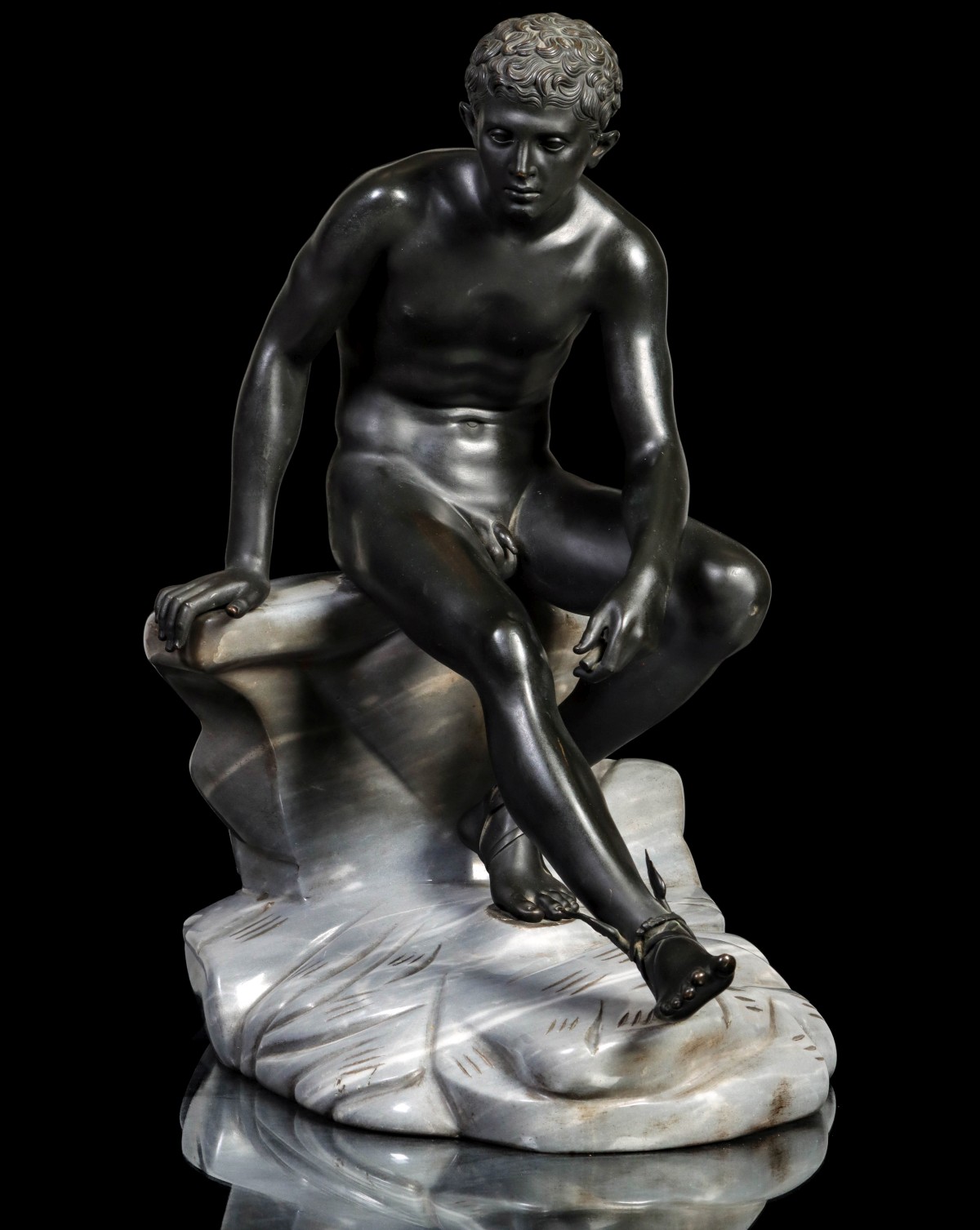 A FINE GRAND TOUR BRONZE FIGURE OF SEATED MERCURY