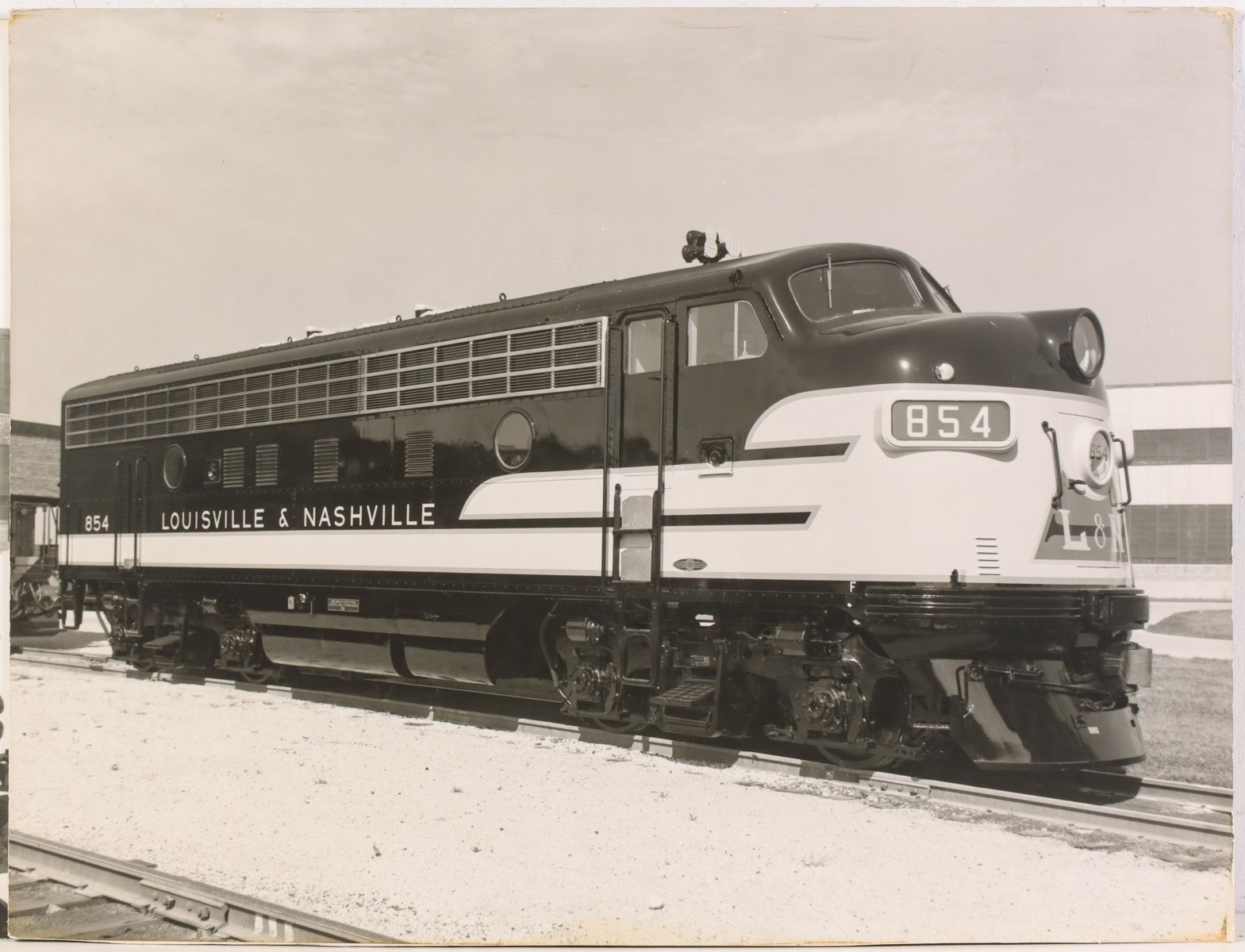 LARGE 1940s PHOTOLITHOGRAPY LOCOMOTIVE IMAGES