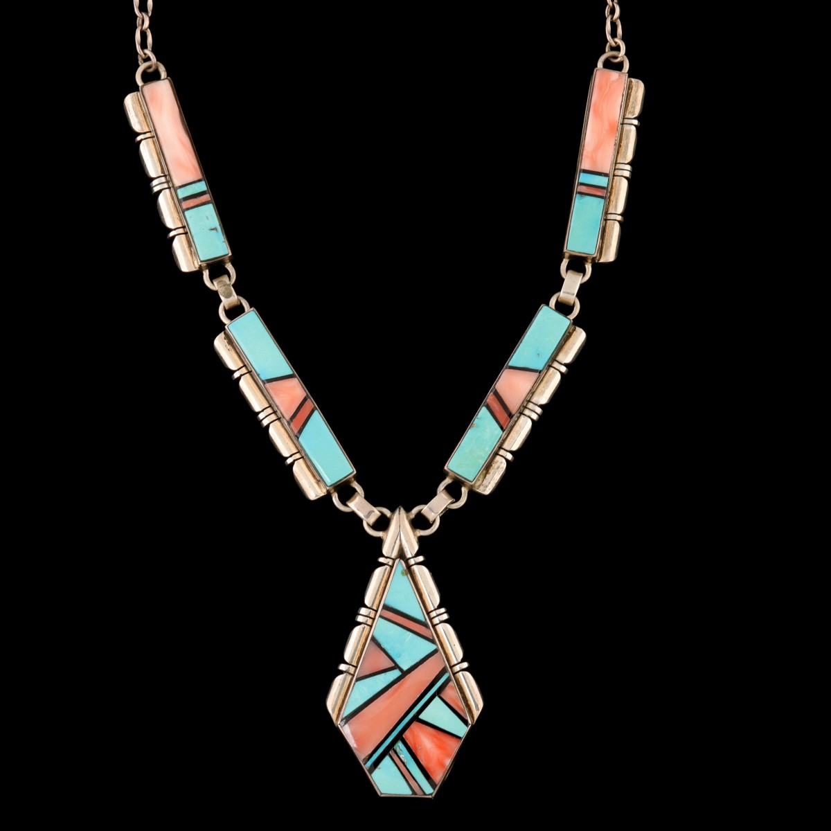 A NAVAJO CONTEMPORARY DESIGN NECKLACE SIGNED A. YAZZIE