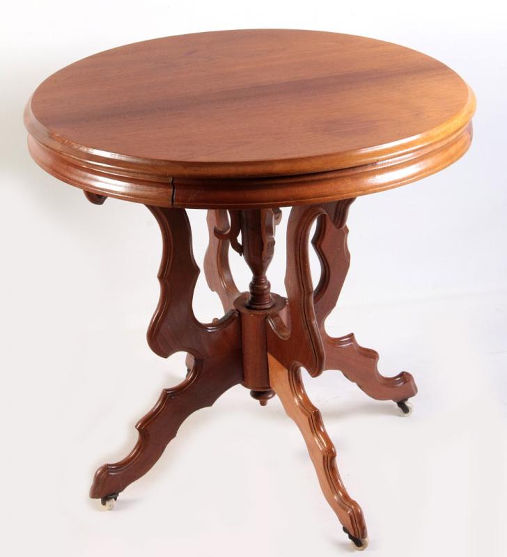 A FORMAL VICTORIAN WALNUT LAMP TABLE 