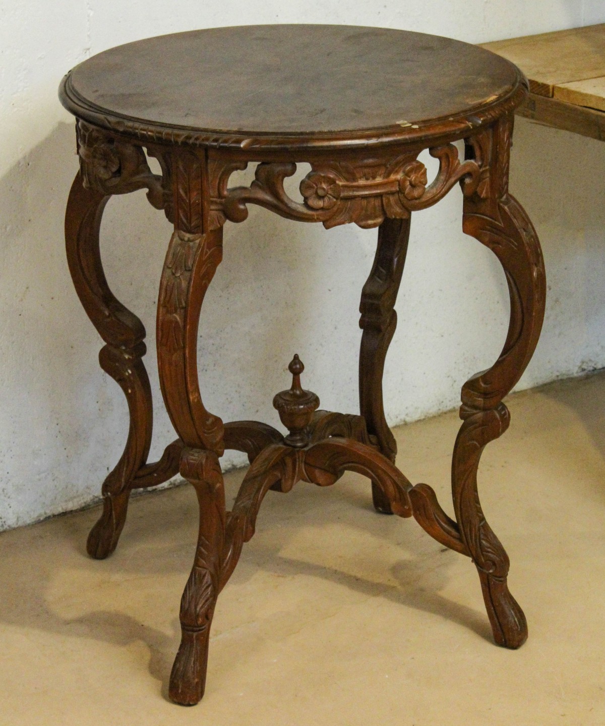 A 1920s CARVED LAMP TABLE