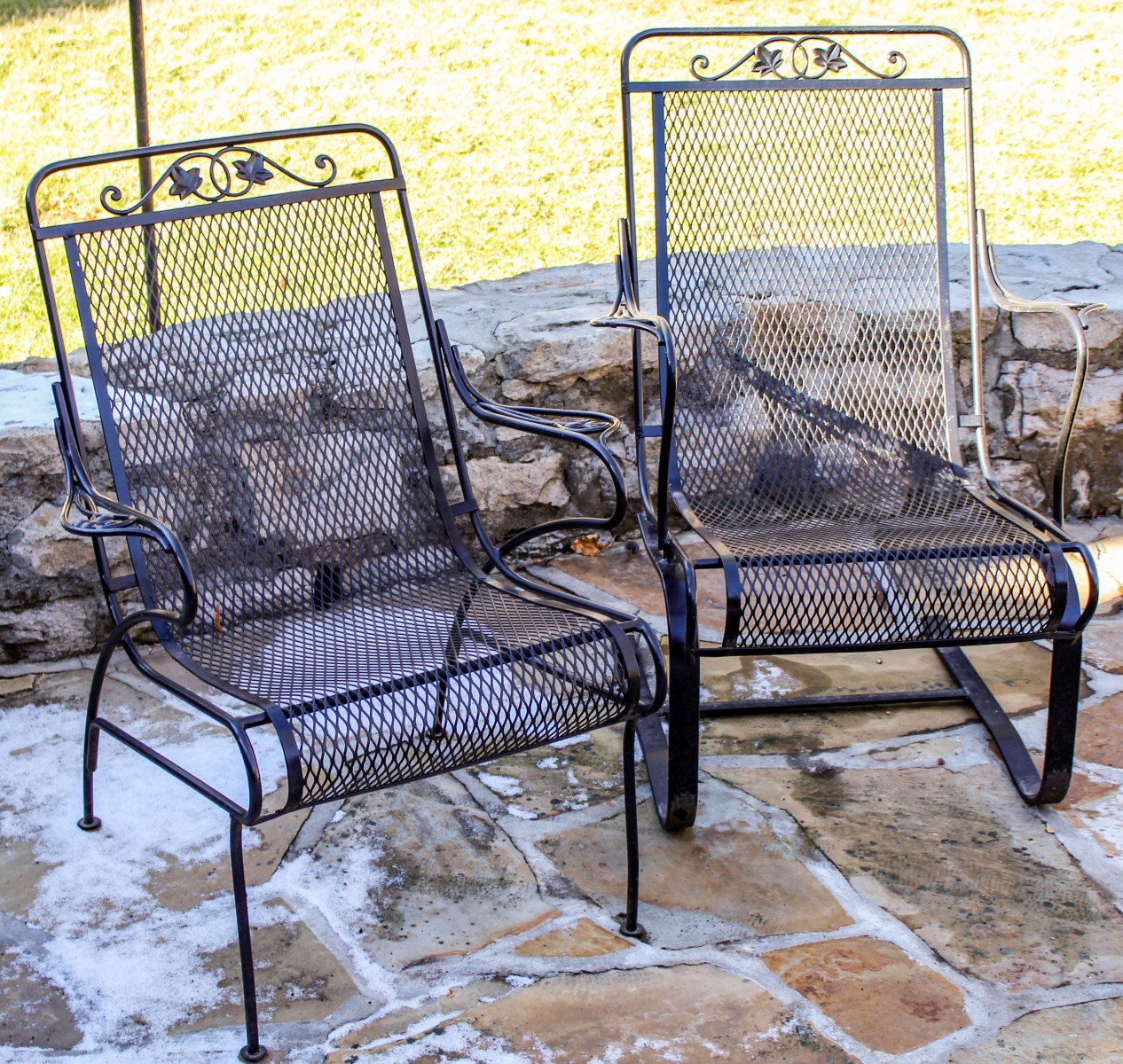 WOODARD STYLE PATIO CHAIRS WITH NESTED TABLES