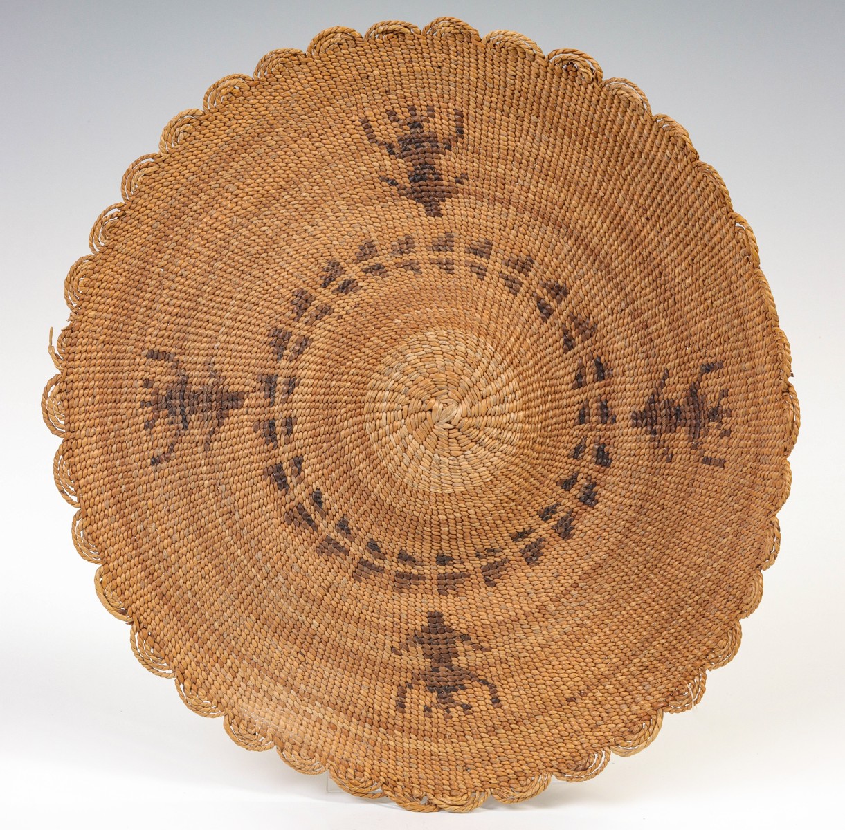 A THIN, FINE KLAMATH BASKETRY MAT OR TRAY