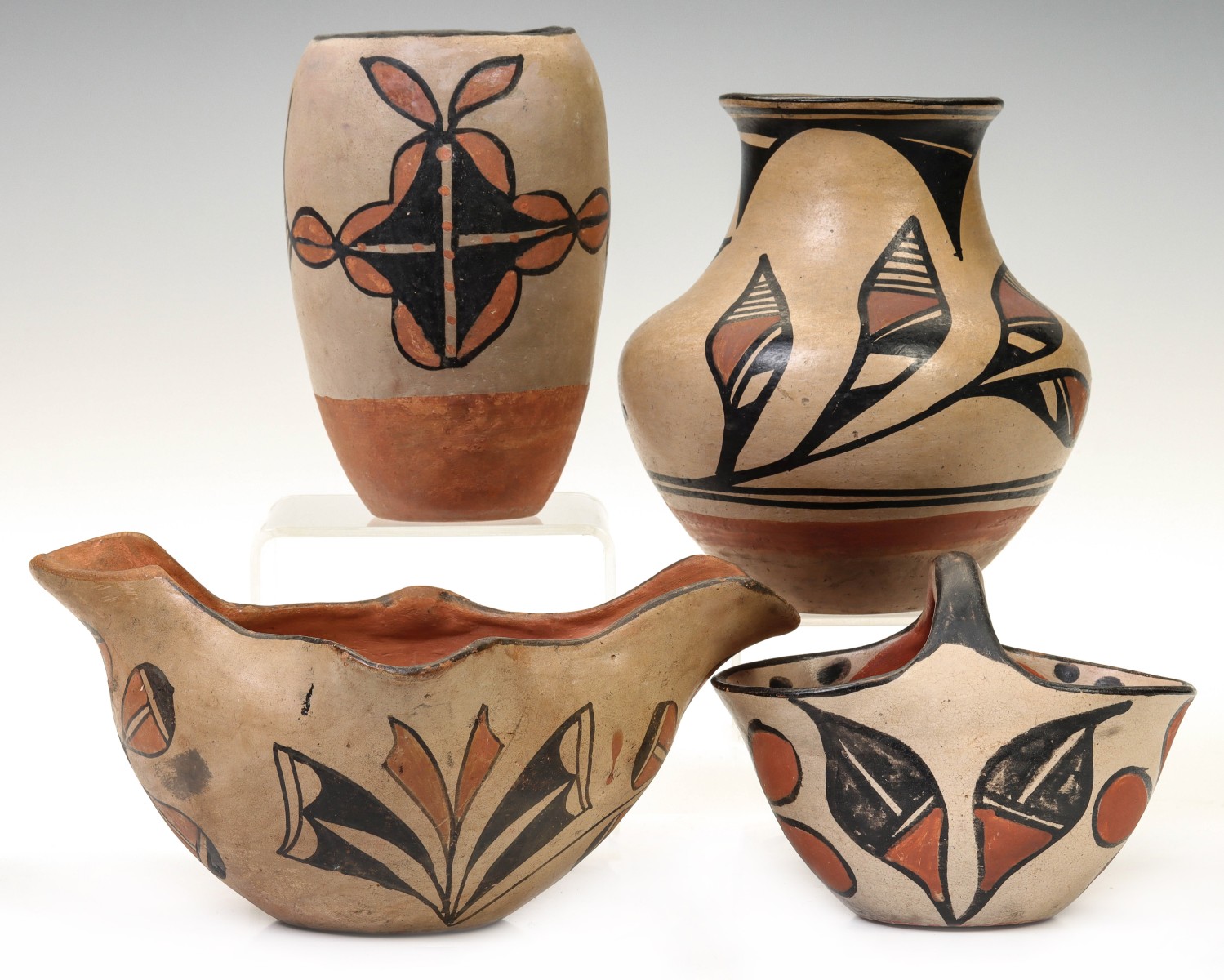 FOUR EXAMPLES OF SANTO DOMINGO PUEBLO POTTERY