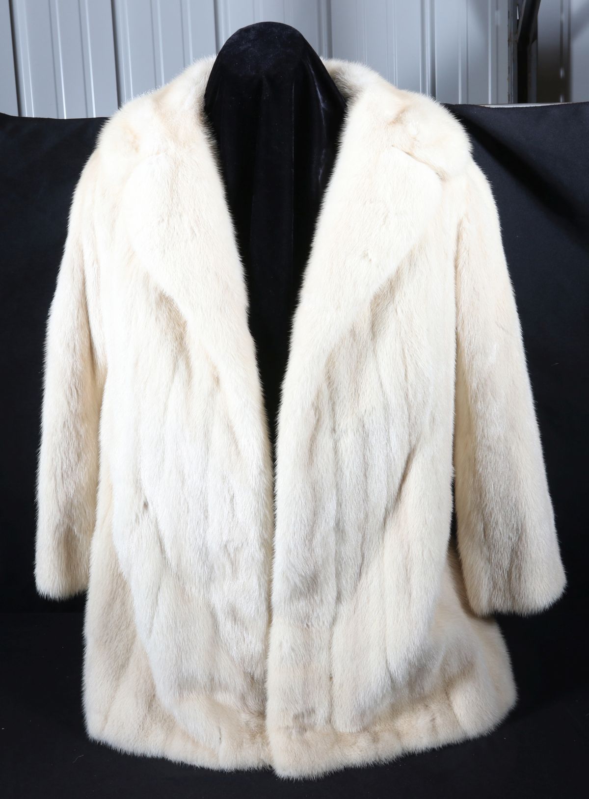 MINK COATS, CAPE AND JACKET WITH ZIP FRONT