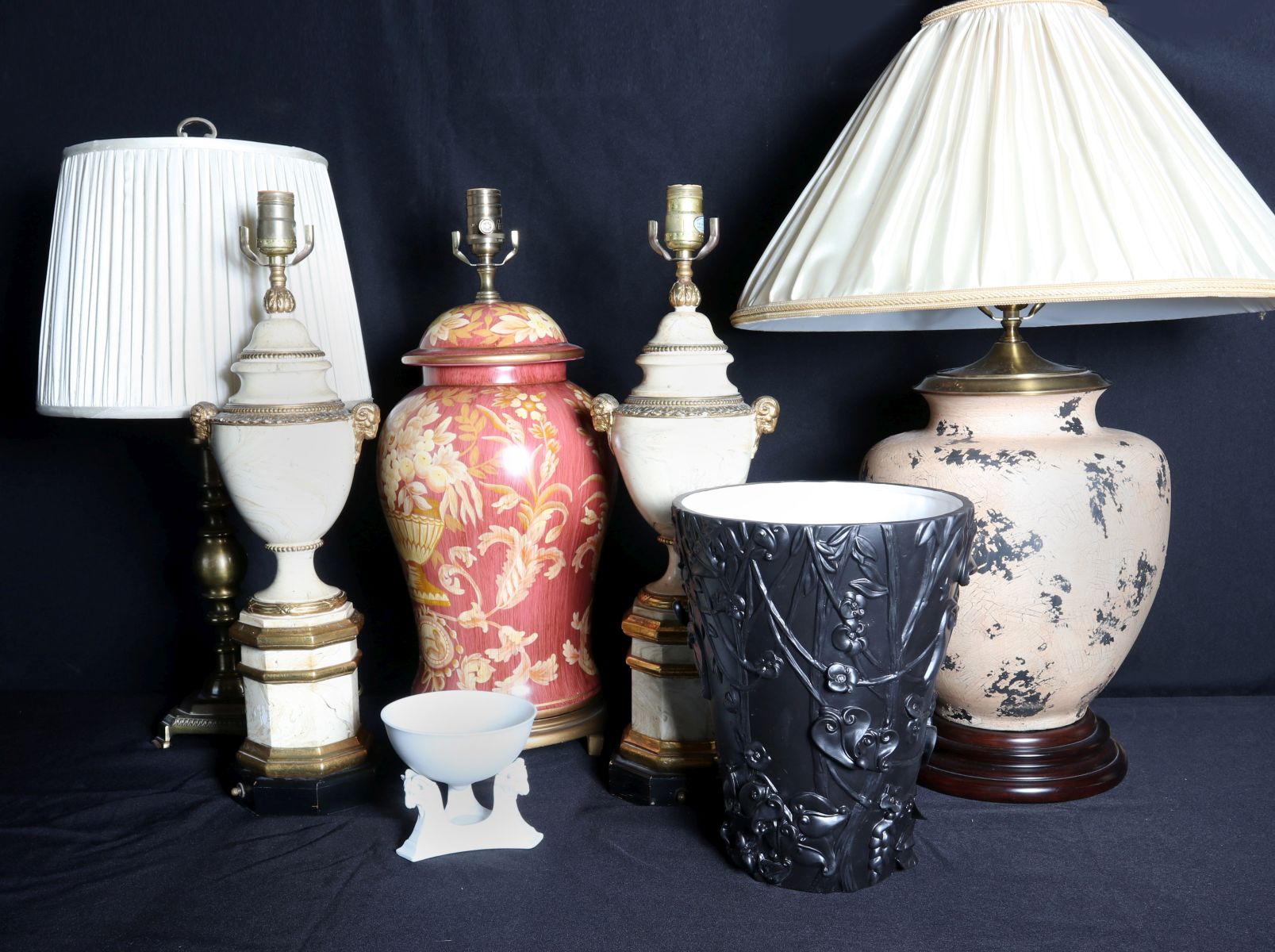 A COLLECTION OF TABLE LAMPS, SOME W/O HARP FOR SHADE