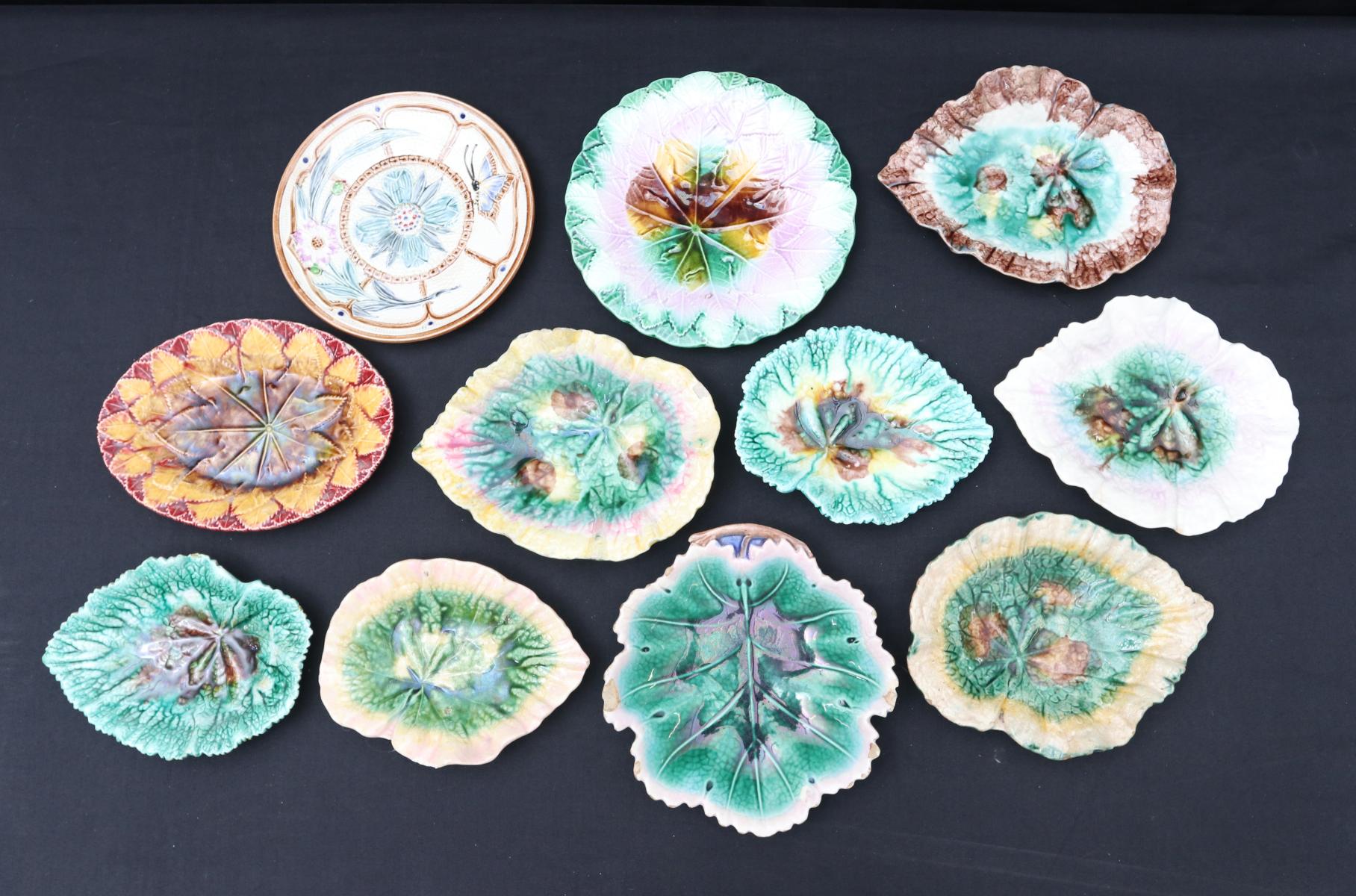 ELEVEN ANTIQUE MAJOLICA PLATES & TRAYS INCL ETRUSCAN