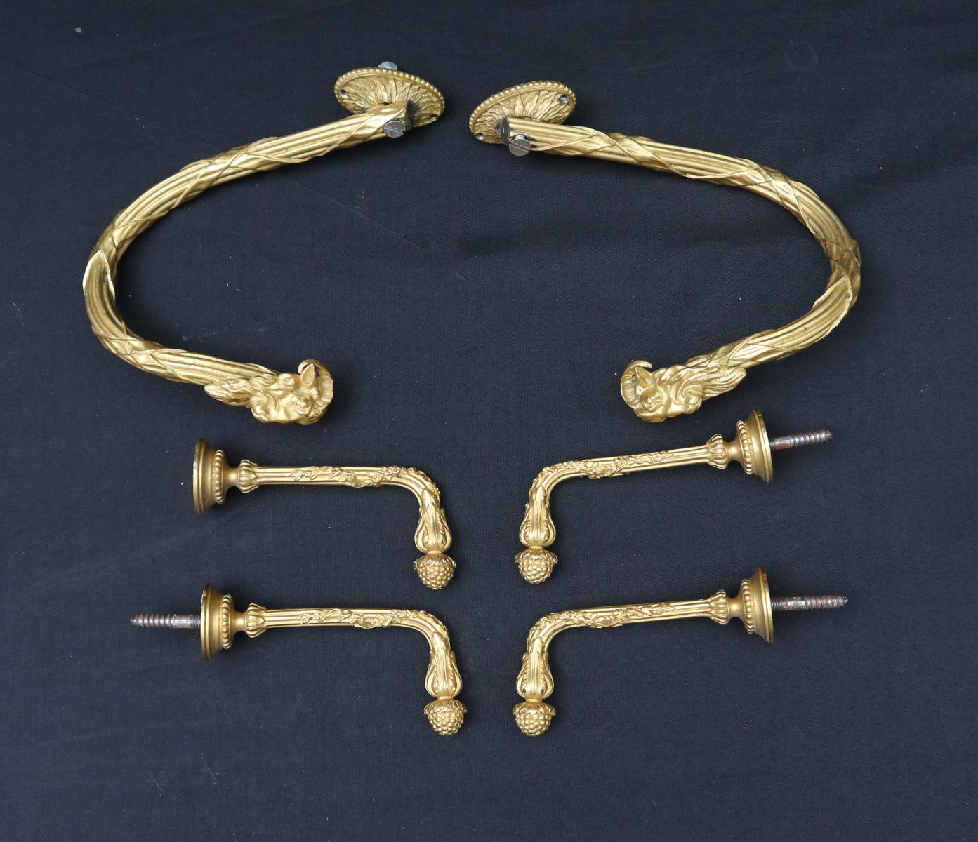 20TH CENTURY ORMOLU BRONZE RAM'S HEAD TIEBACKS